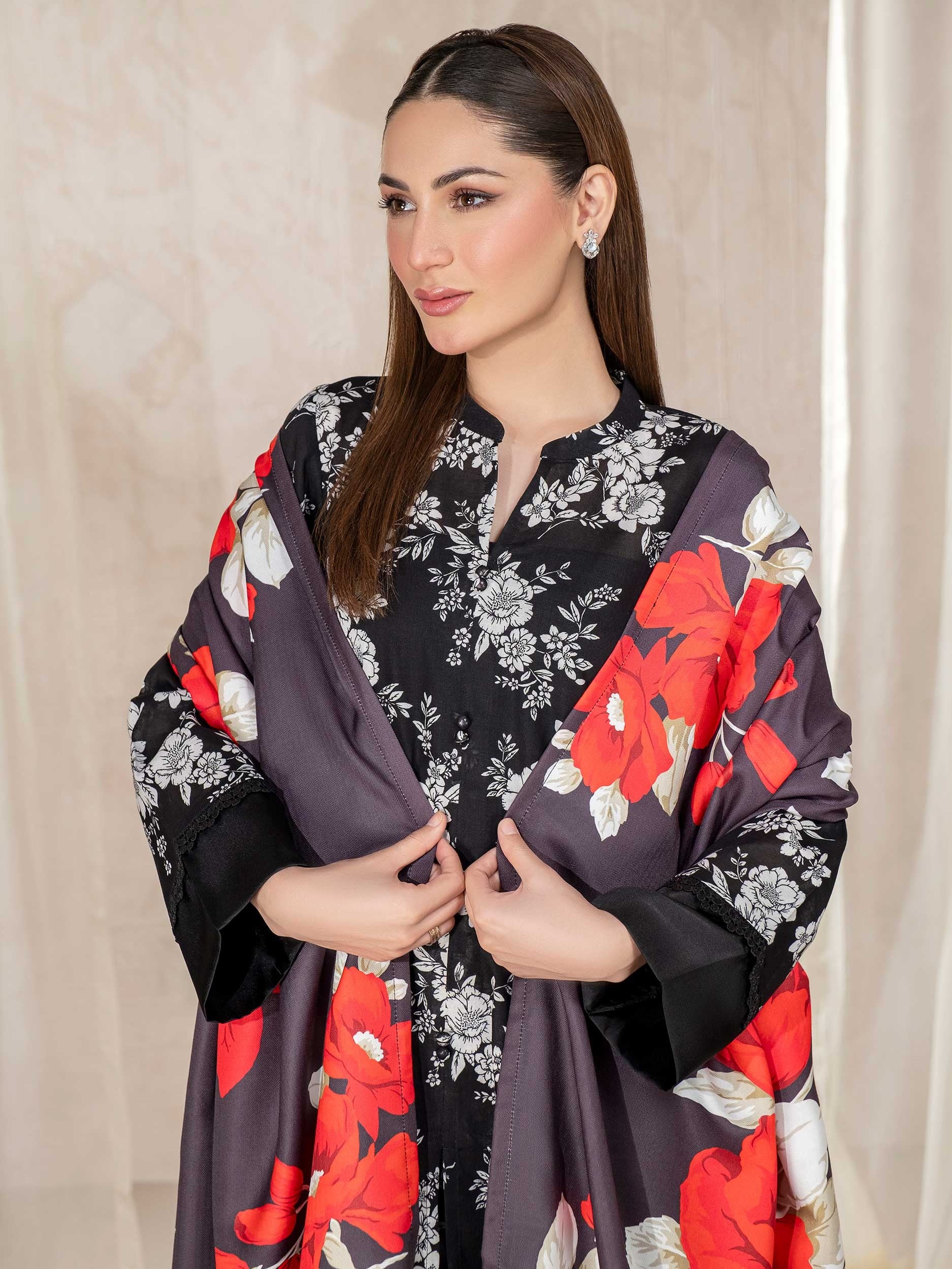 LIMELIGHT UNSTITCHED 3 Piece Printed Khaddar Shirt- U3783SU - Image 2