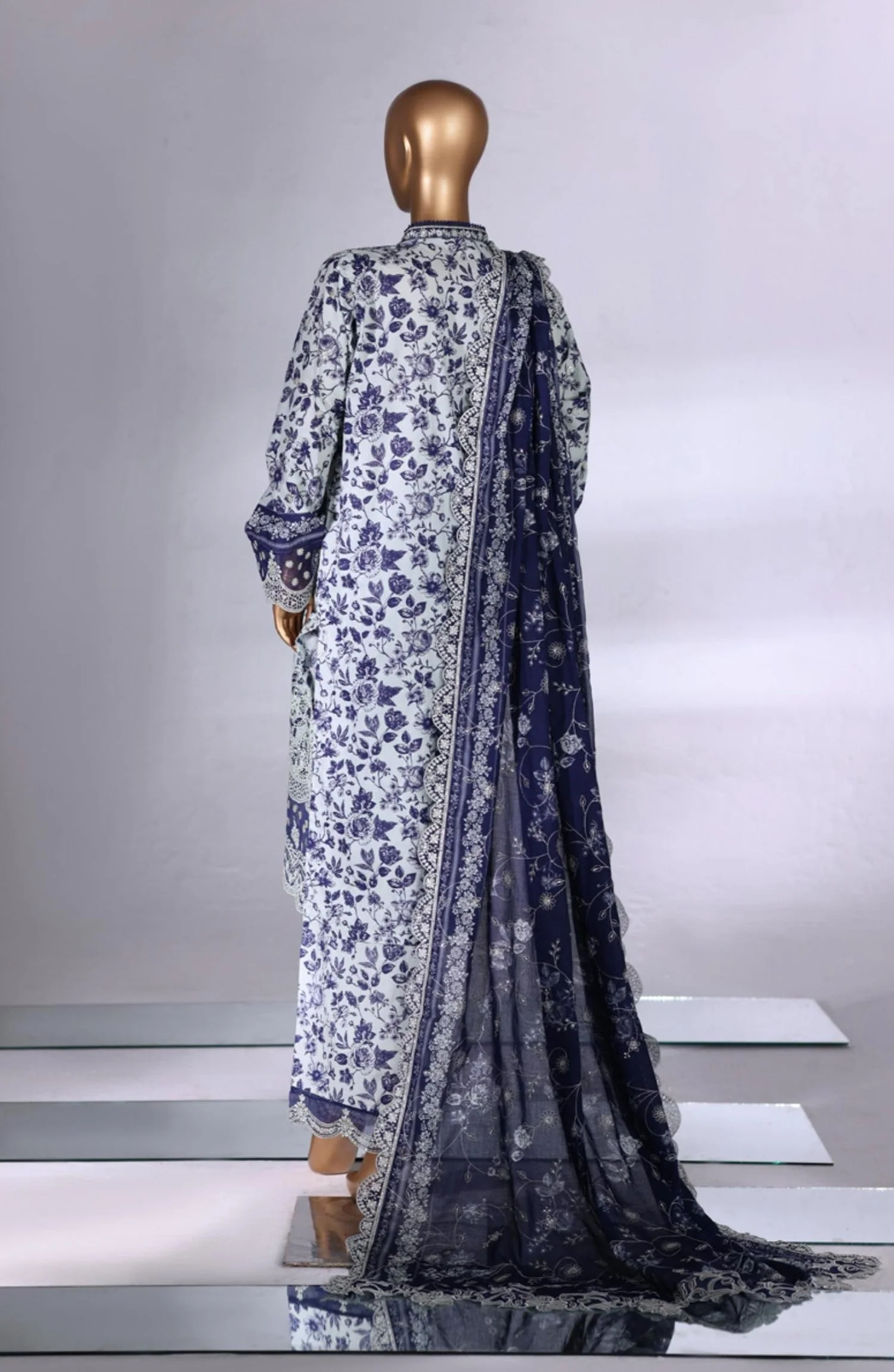 Luxury Embroidered Lawn 3 Piece - Image 2