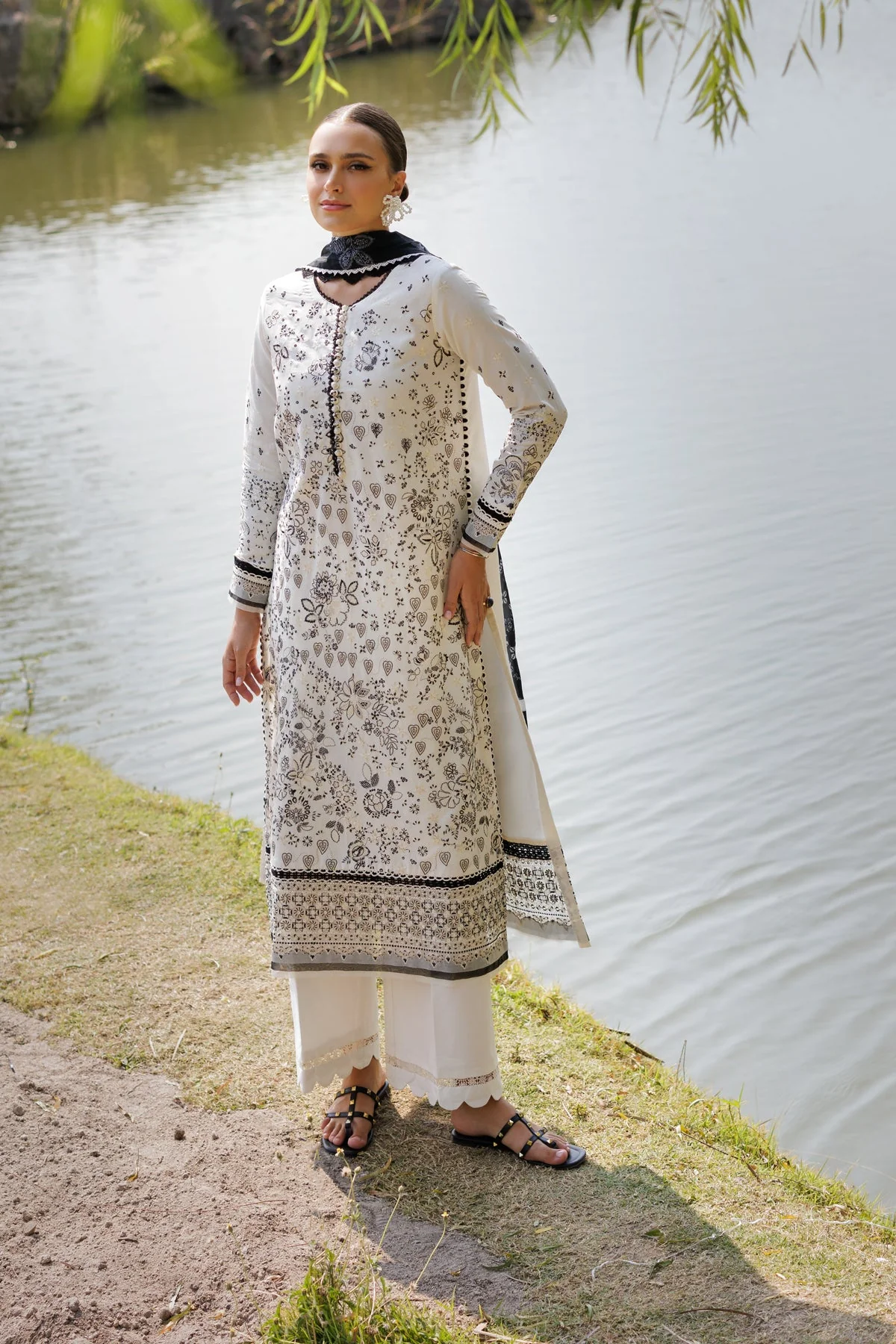 Luxury Lawn - Image 8
