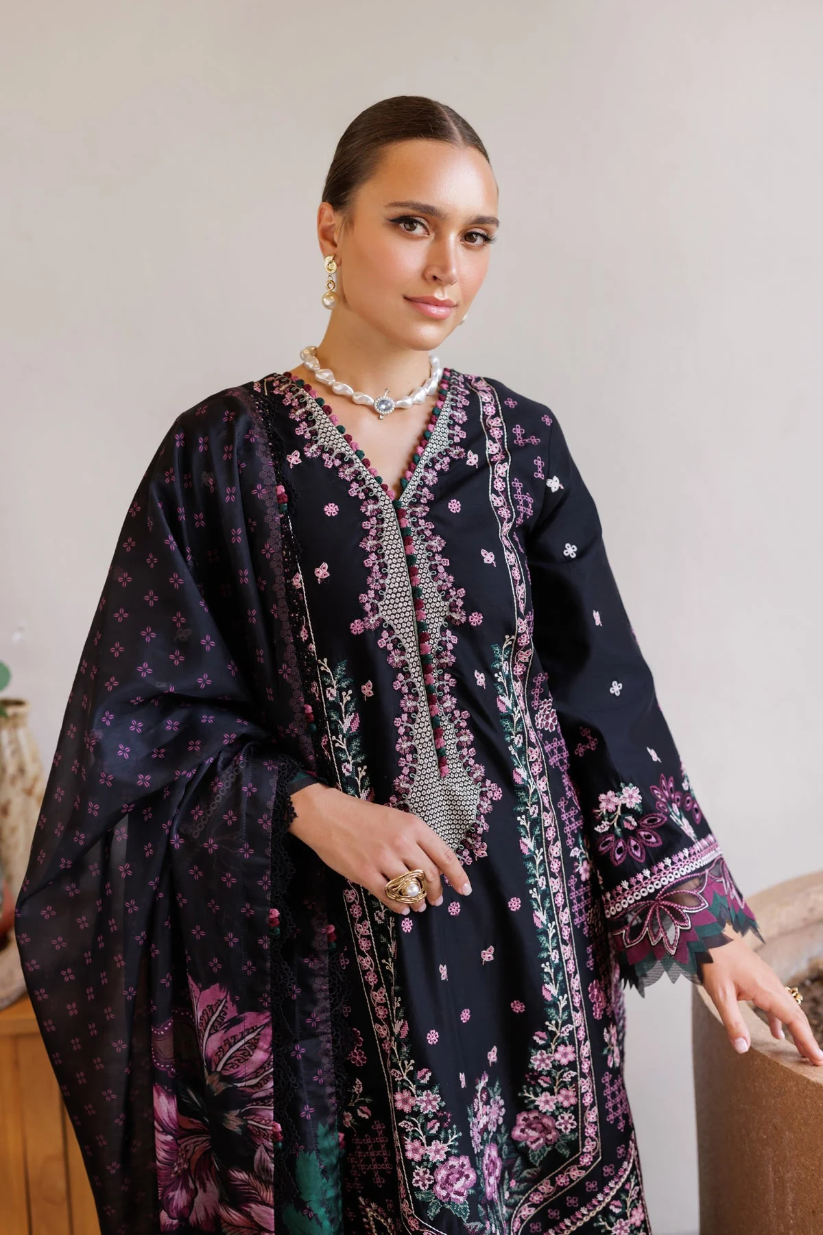 Luxury Lawn - Image 8