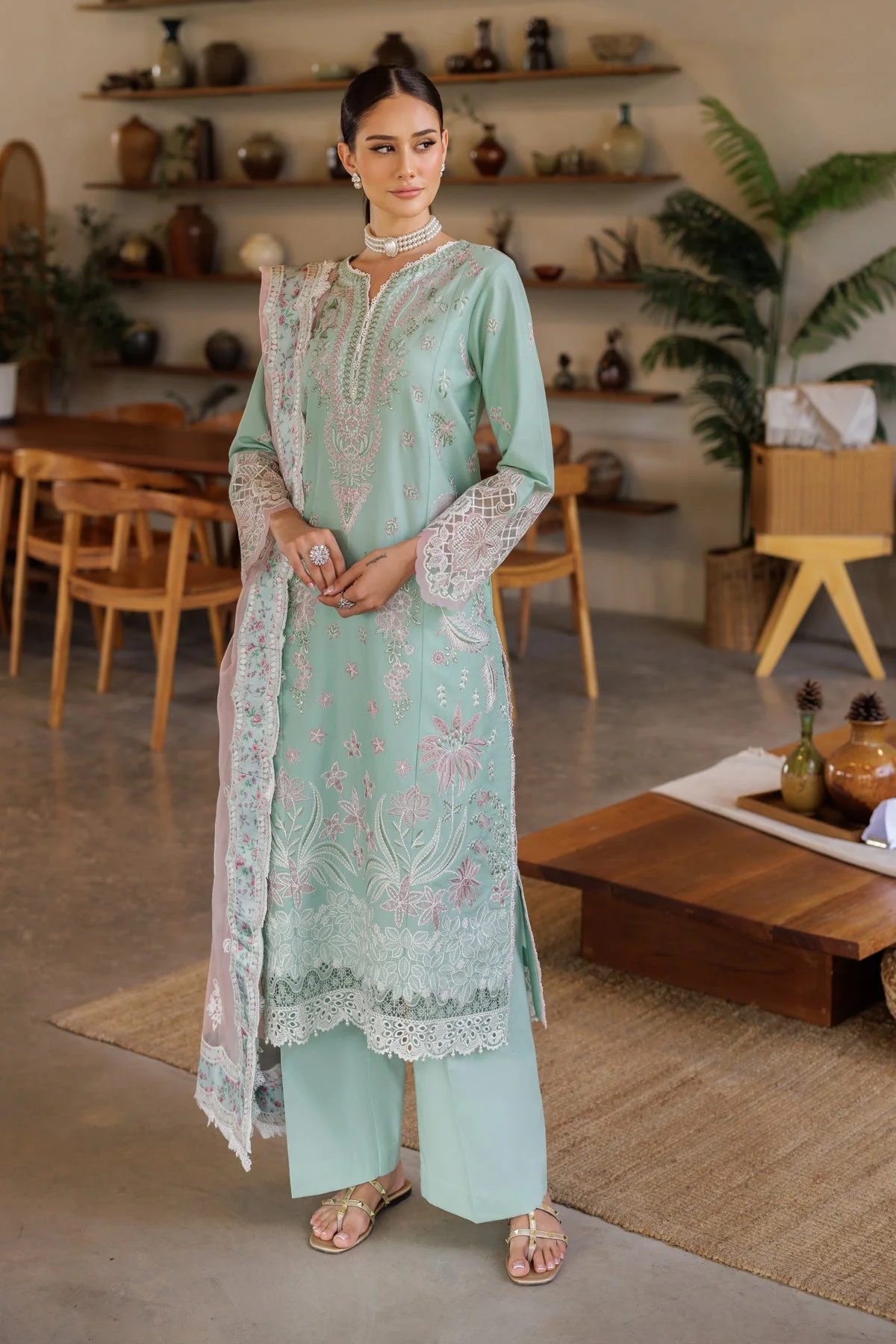 Luxury Lawn - Image 2