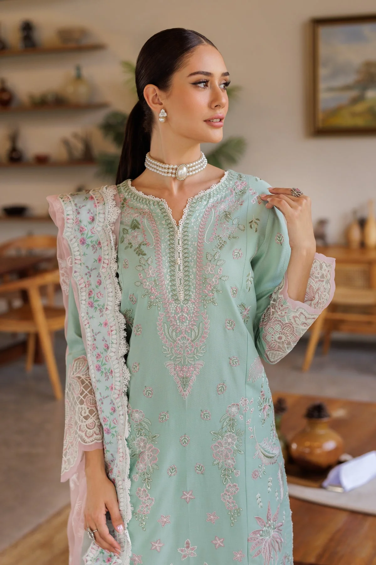 Luxury Lawn - Image 3