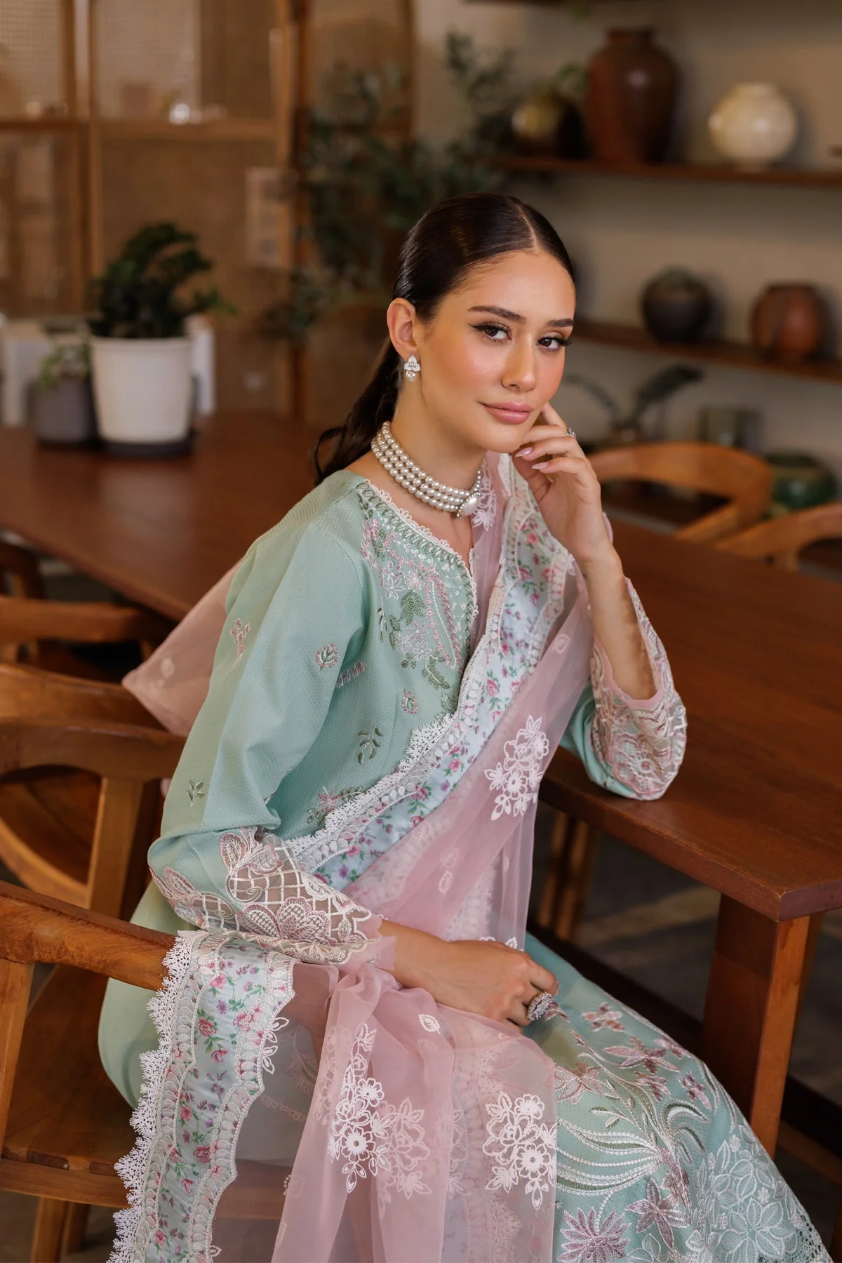 Luxury Lawn - Image 4