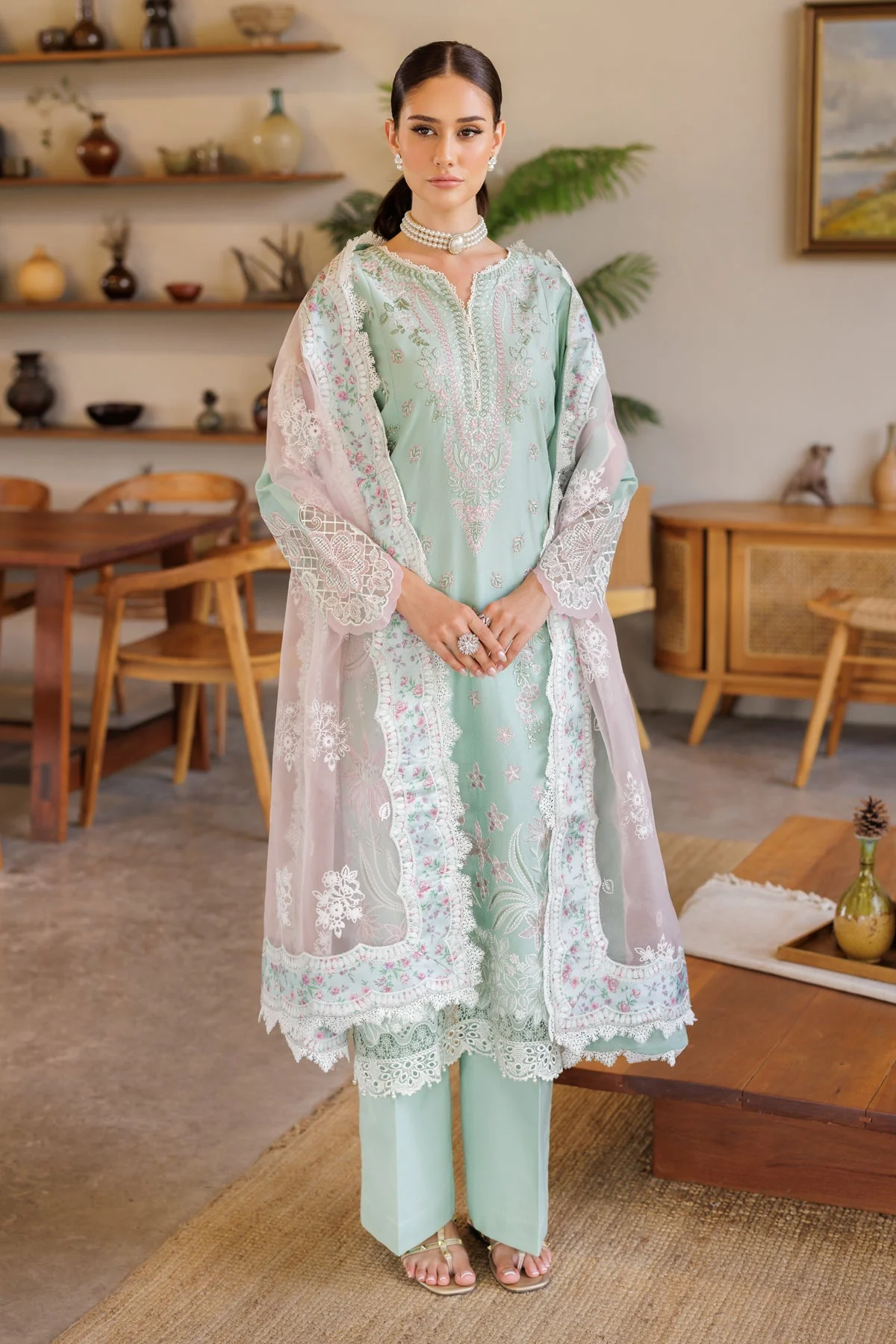 Luxury Lawn - Image 5