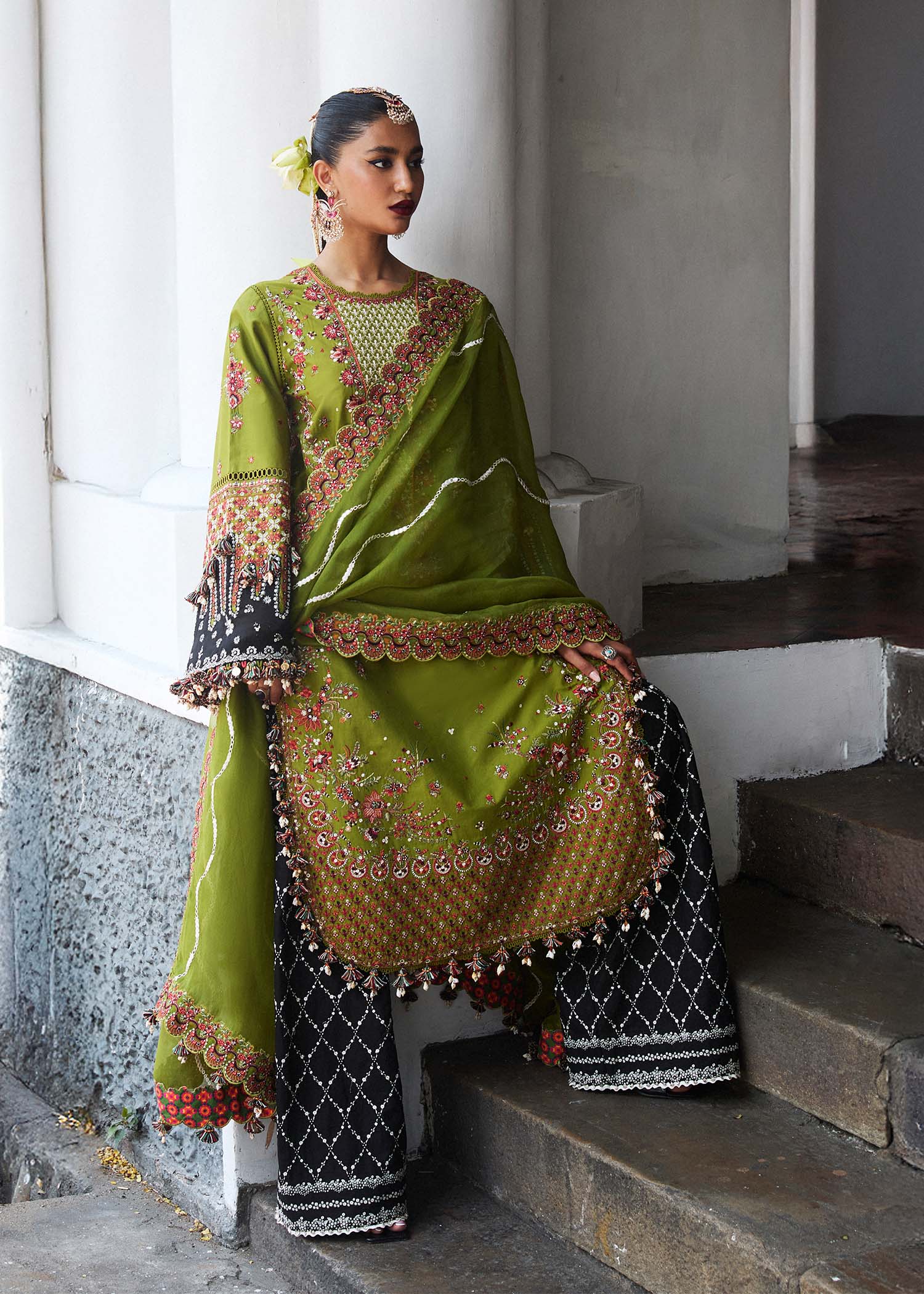 Luxury Lawn - Image 3