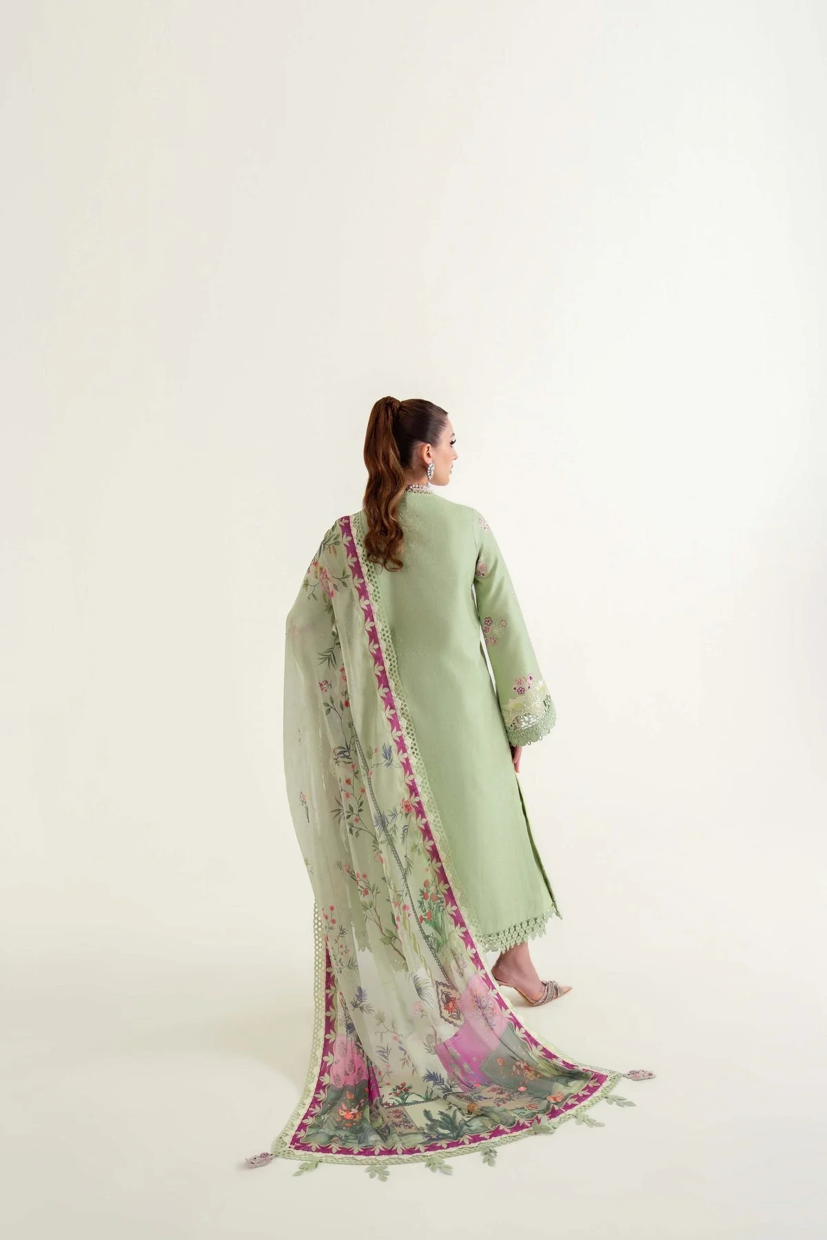 Luxury Lawn - Image 2