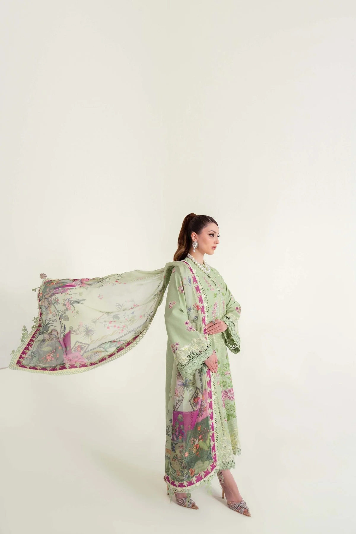 Luxury Lawn - Image 4