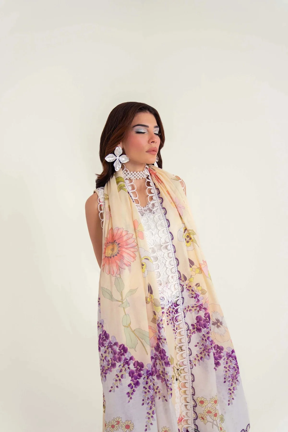 Luxury Lawn - Image 4