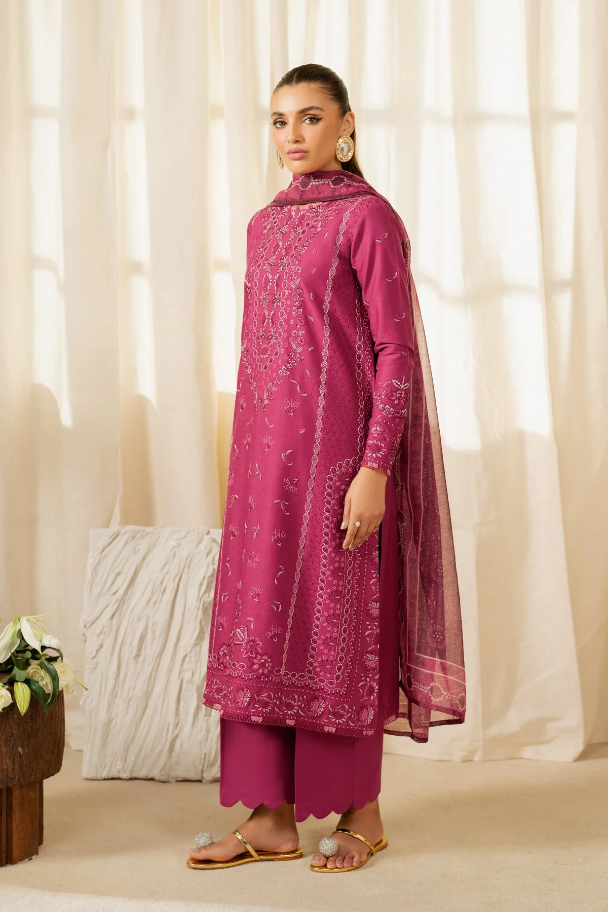 Luxury Lawn - Image 2