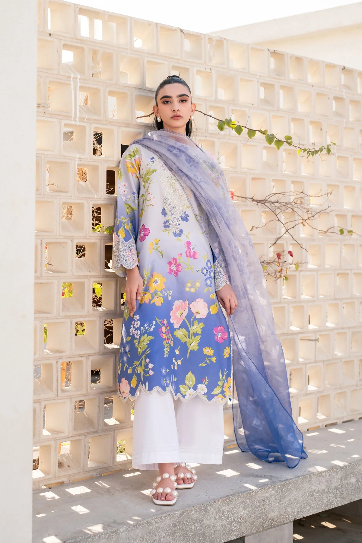 Luxury Lawn - Image 3