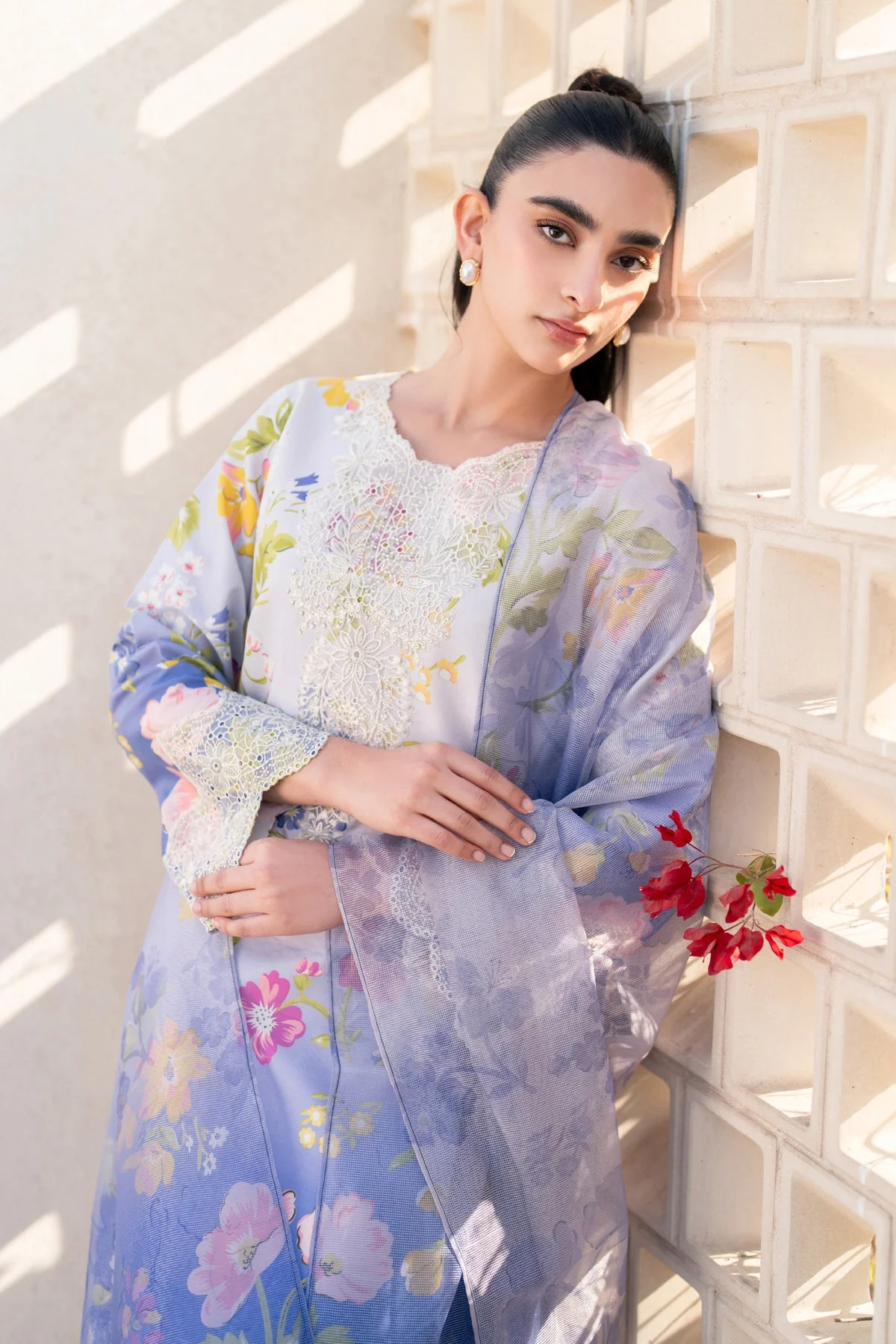 Luxury Lawn - Image 4