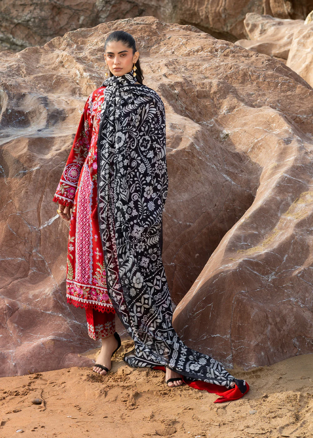 Luxury Lawn - Image 8