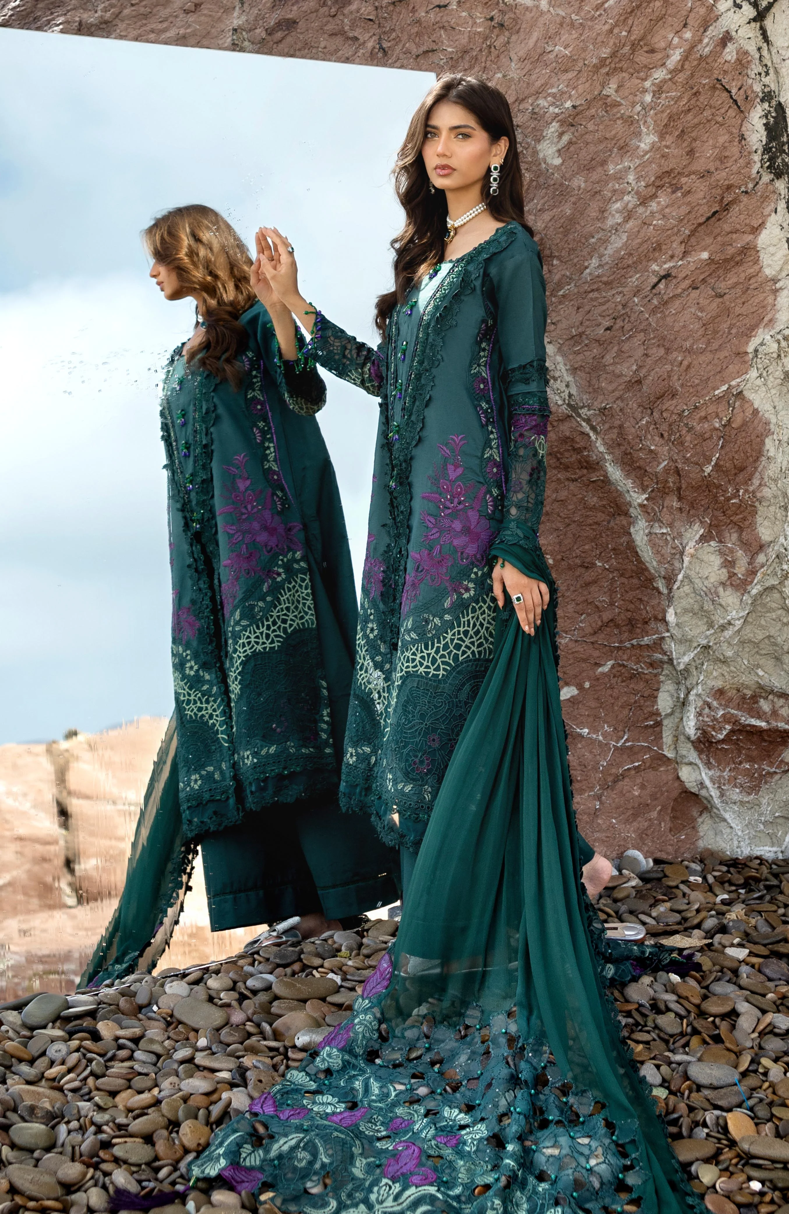 Mahiymaan Luxury Lawn 3 Piece - Image 5
