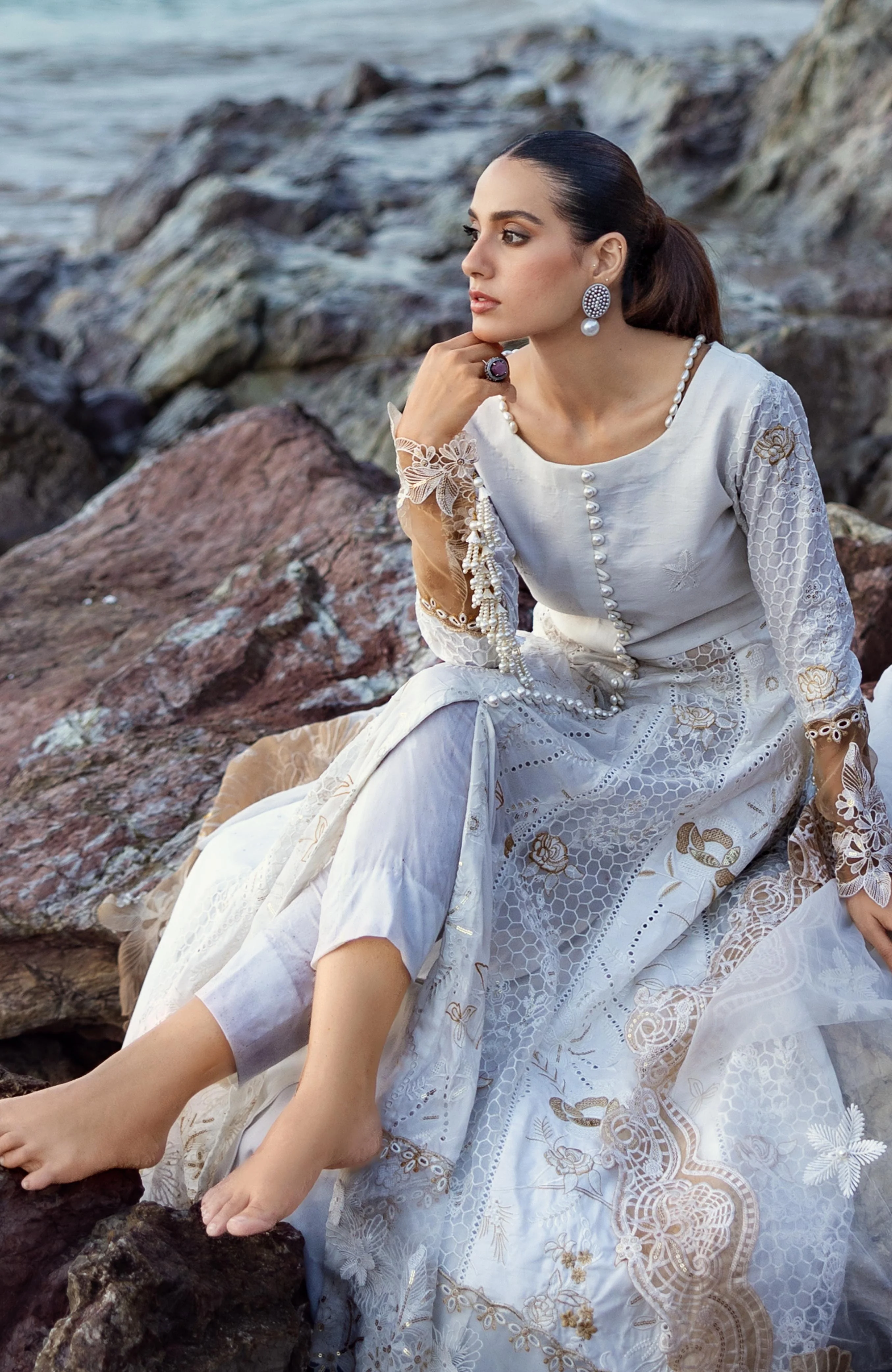Mahiymaan Luxury Lawn 3 Piece - Image 3