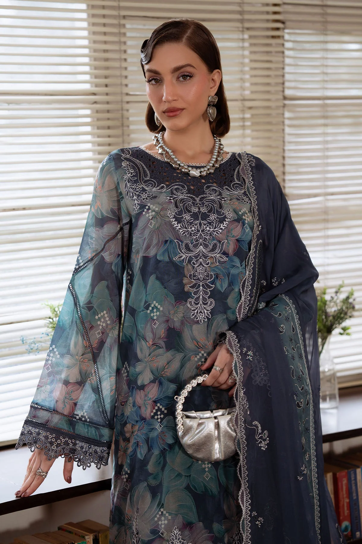 Maya Swiss Lawn - Image 3