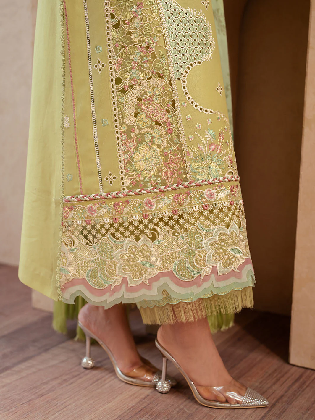 Mehroze Luxury Lawn - Image 5