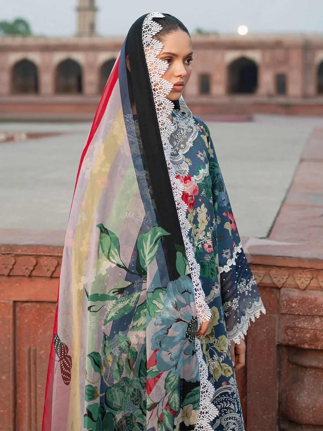 Naqsh Naaz Luxury Lawn - Image 9