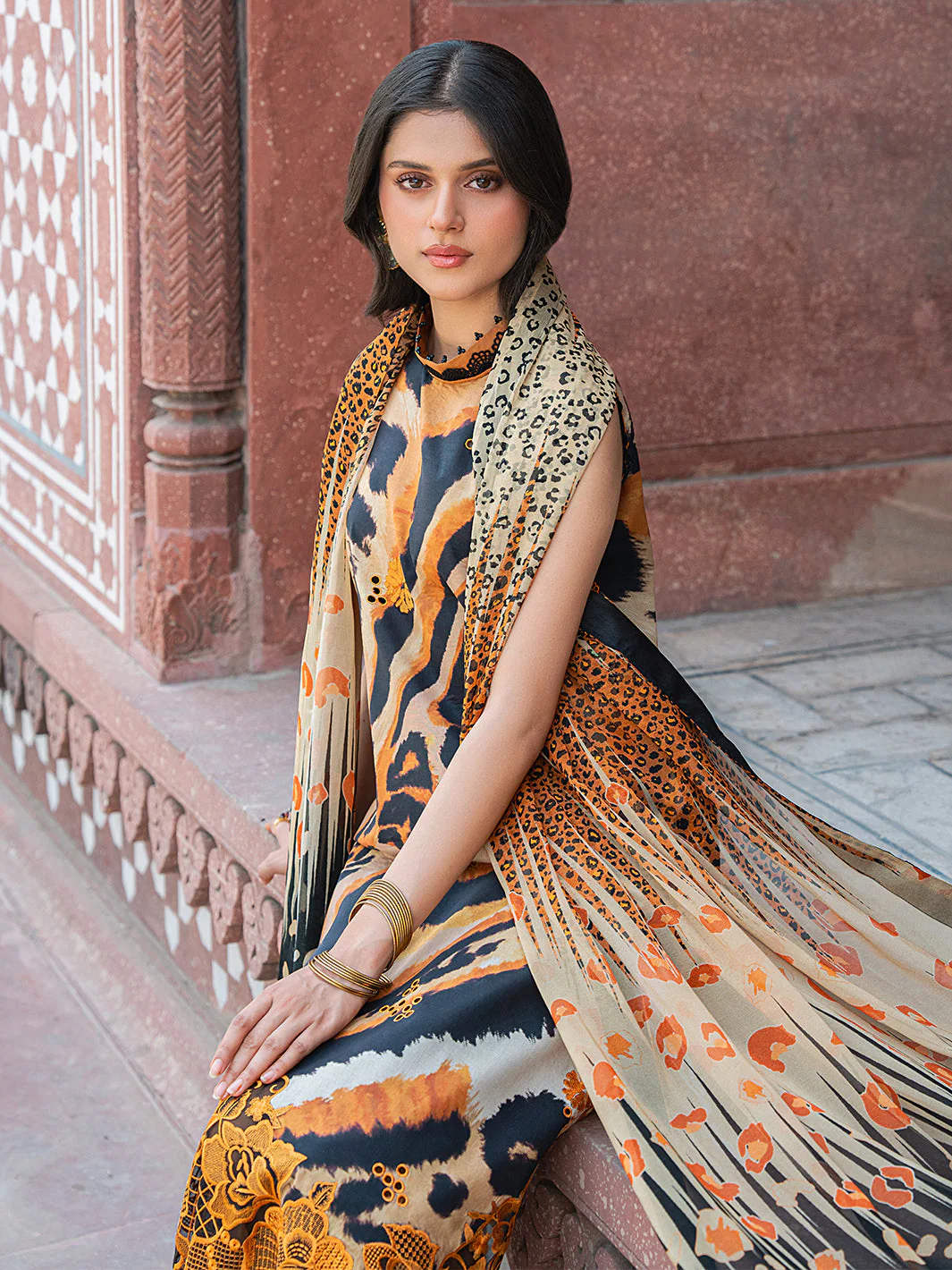 Naqsh Naaz Luxury Lawn - Image 3