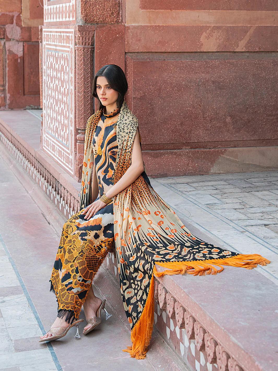 Naqsh Naaz Luxury Lawn - Image 4