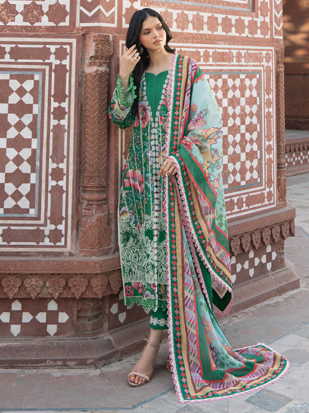 Naqsh Naaz Luxury Lawn - Image 9