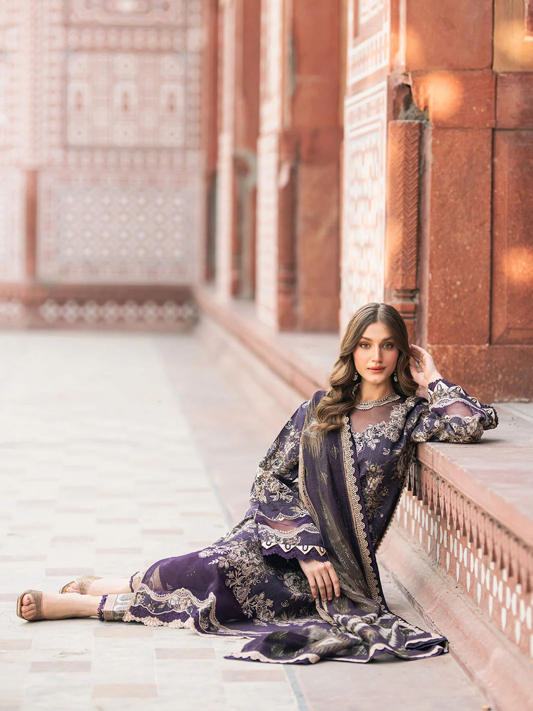Naqsh Naaz Luxury Lawn - Image 5