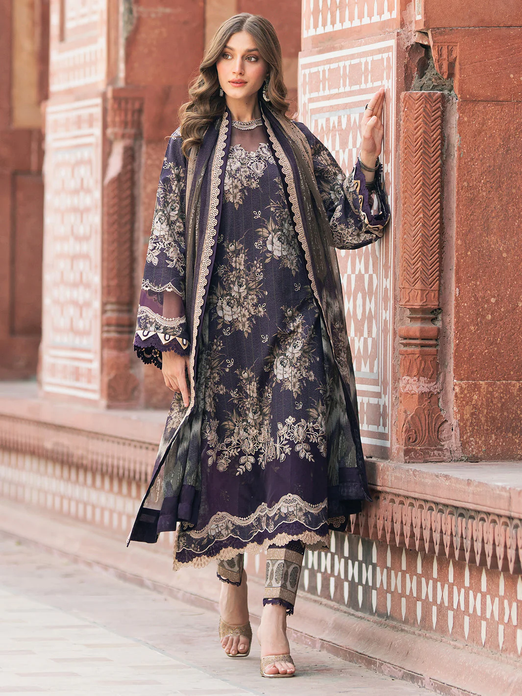 Naqsh Naaz Luxury Lawn - Image 7