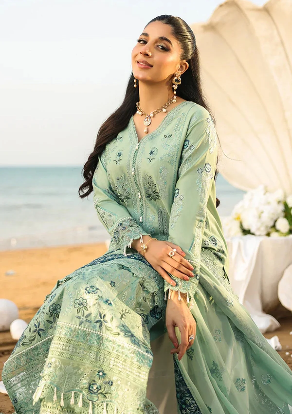 Premium Hania Luxury Lawn - Image 3