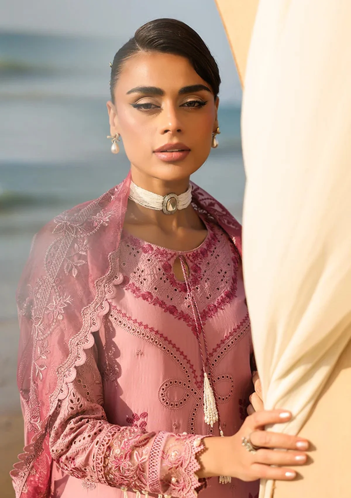 Premium Hania Luxury Lawn - Image 3