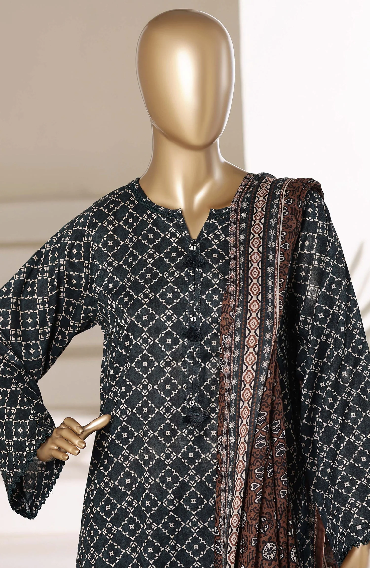 Printed Lawn Stitched 3 Piece Suit - Image 3