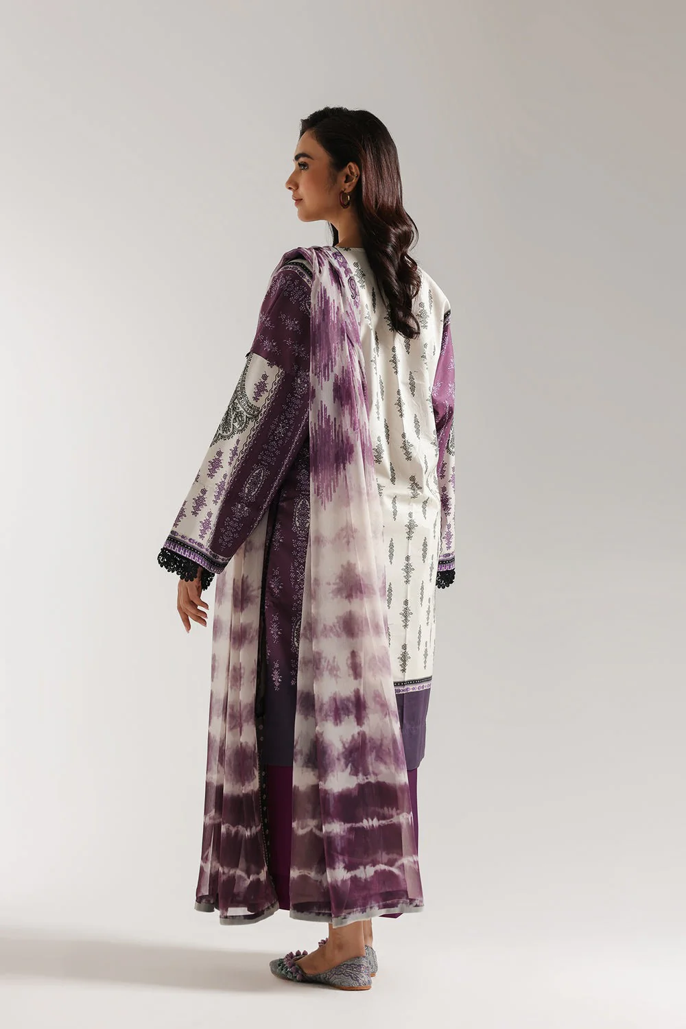 EMBROIDERED SUIT - Image 2