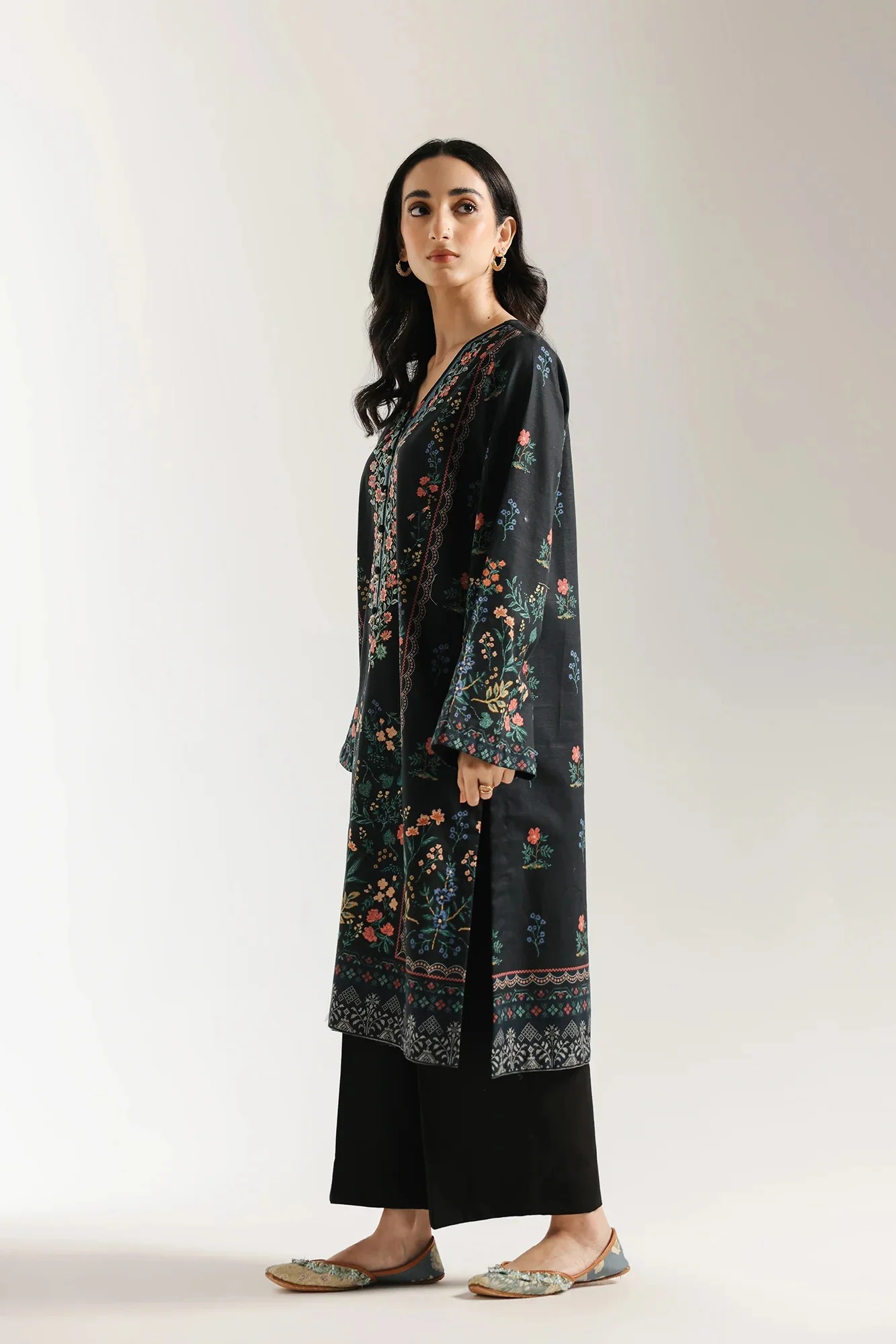 EMBROIDERED SUIT - Image 3