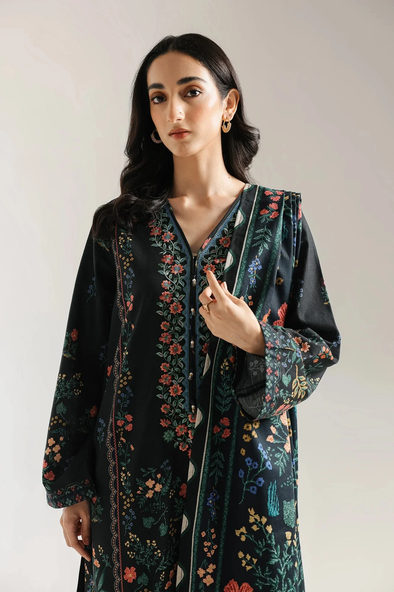 EMBROIDERED SUIT - Image 4