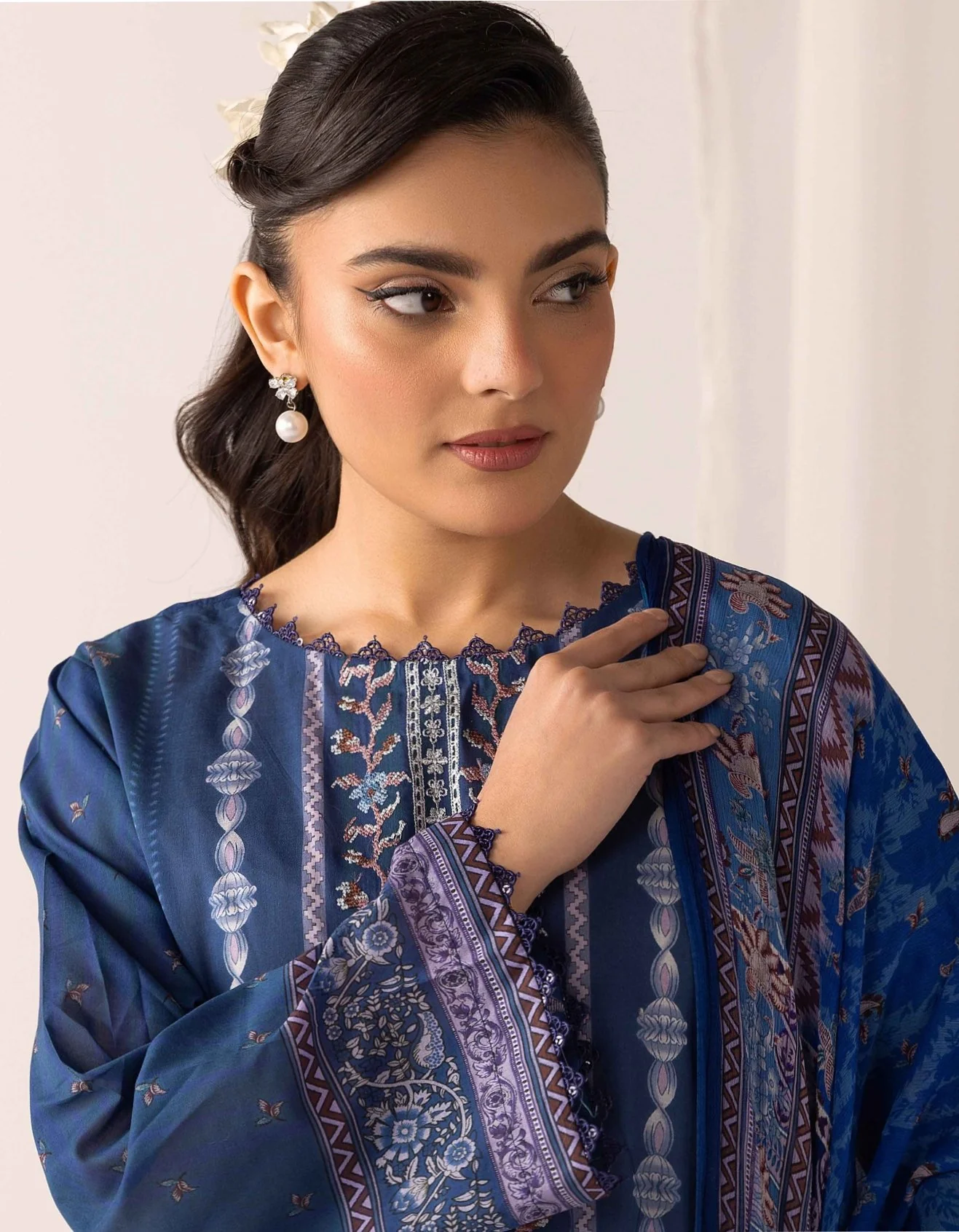 RangRez by NUR Embroidered Lawn - Image 3