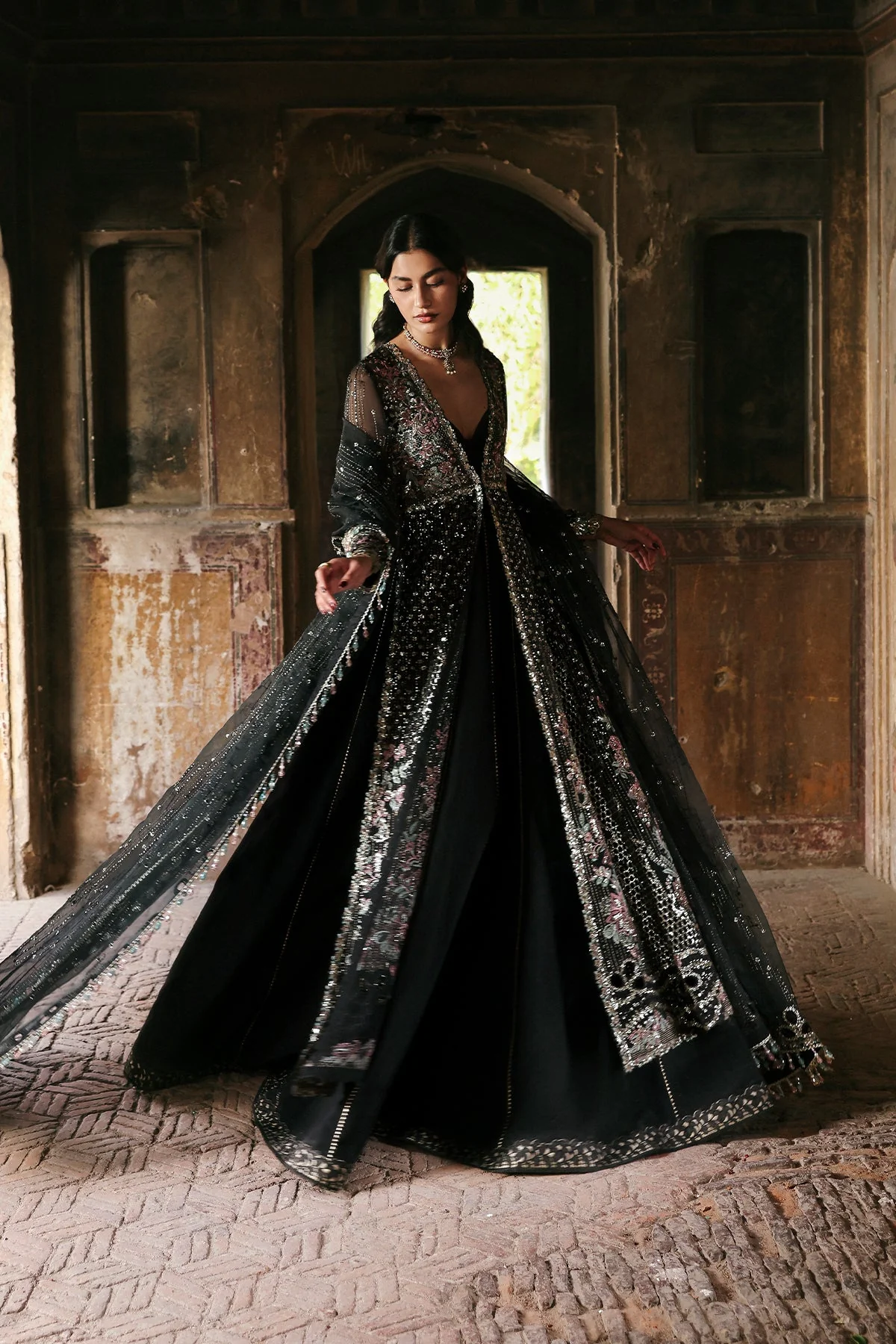 Rawsilk kaashvi Suit - Image 4