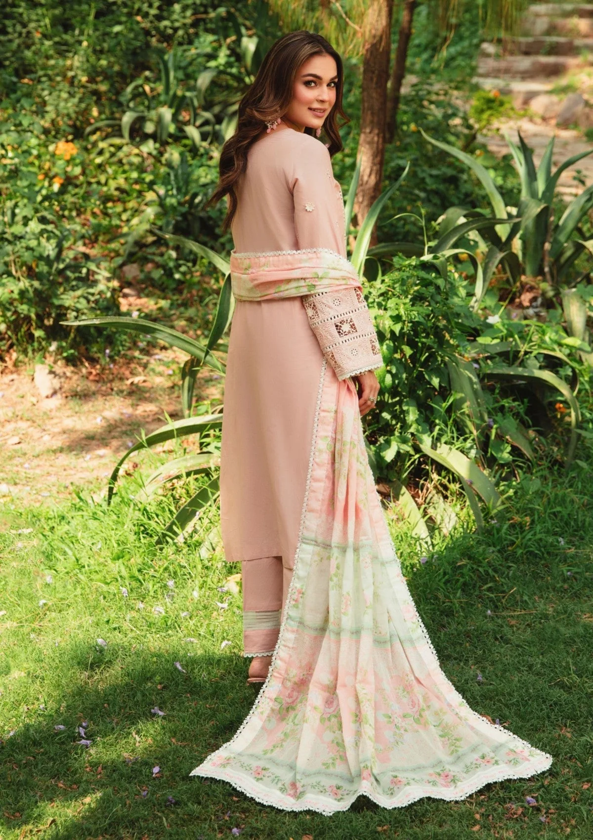 REET LUXURY LAWN - Image 2