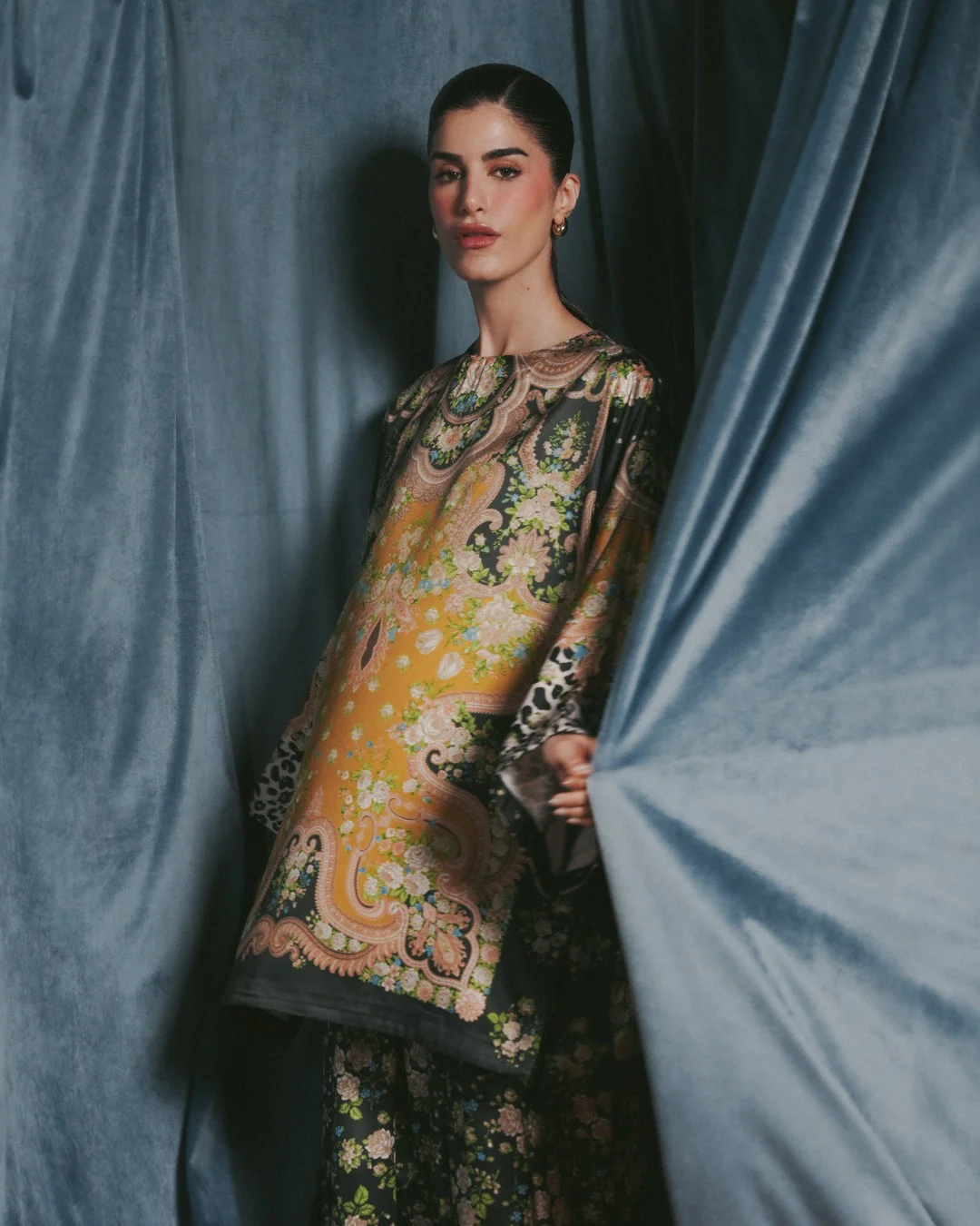 RTW 2 PC Suit - Image 2