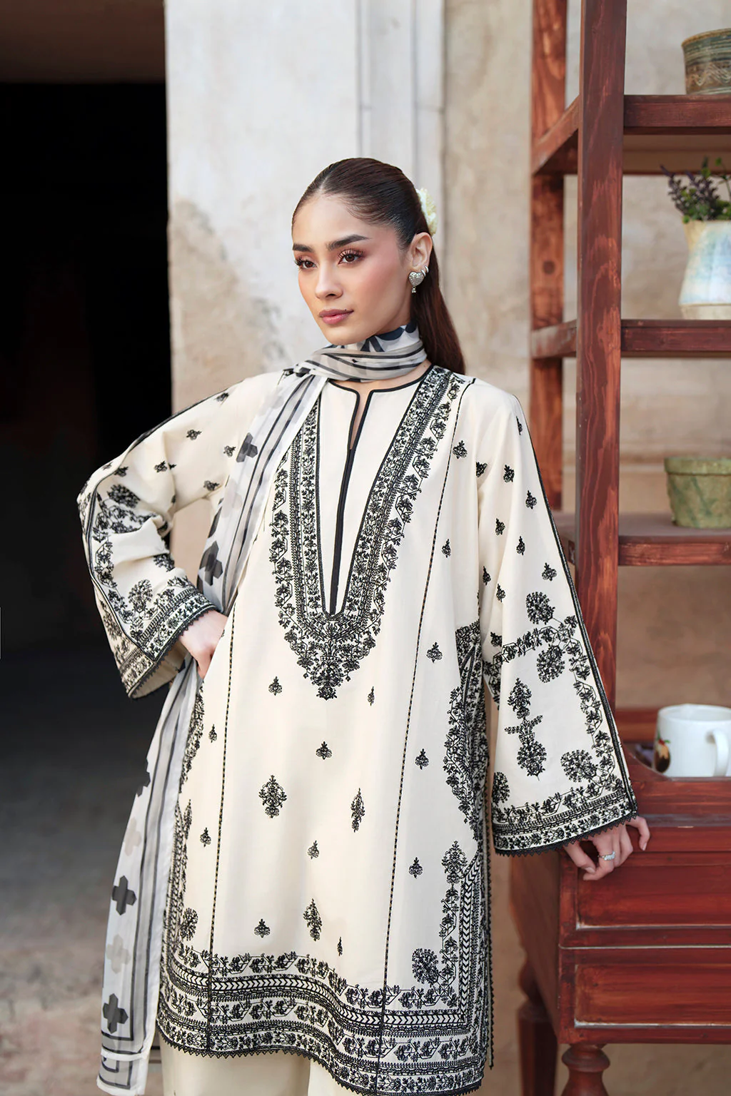 Rumi Summer Lawn - Image 3