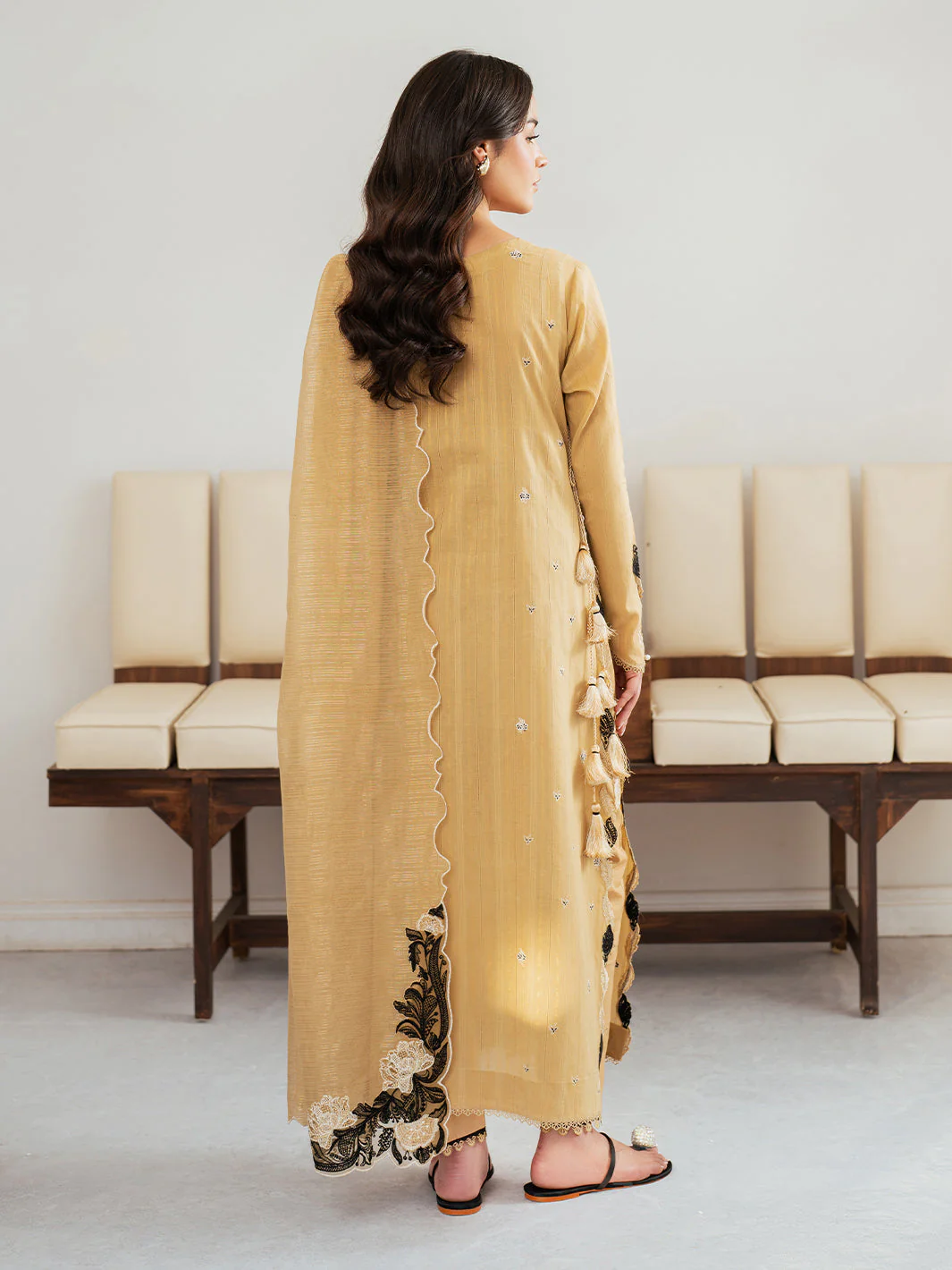 Sera Lawn Unstitched 3 PC - Image 2