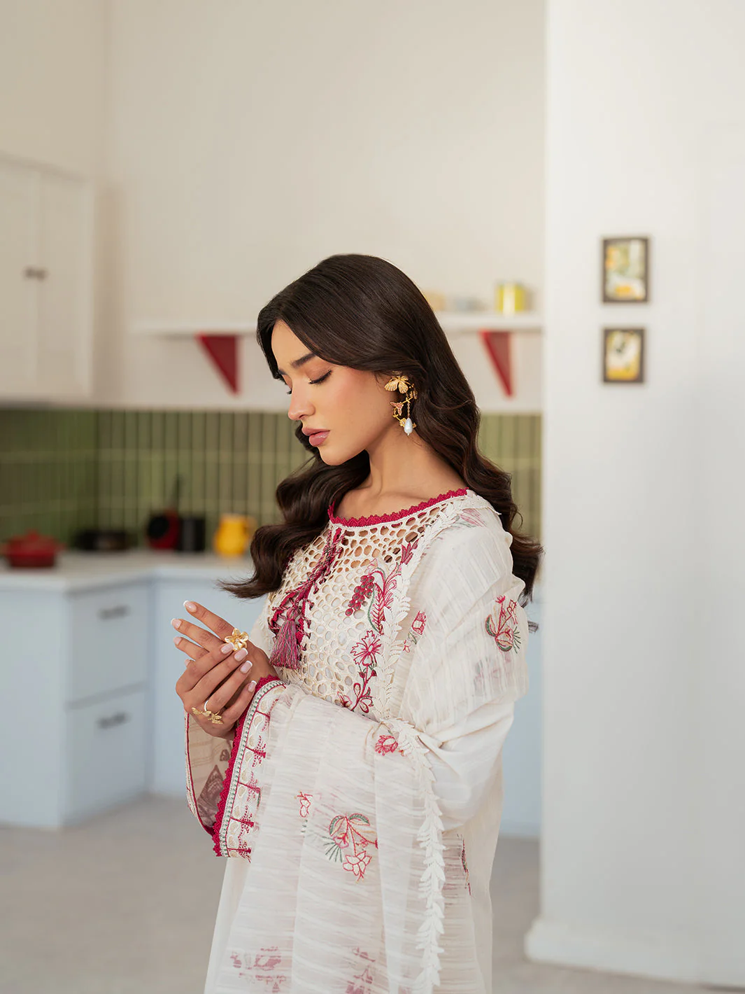 Sera Lawn Unstitched 3 PC - Image 5