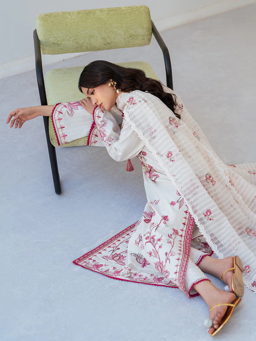 Sera Lawn Unstitched 3 PC - Image 7