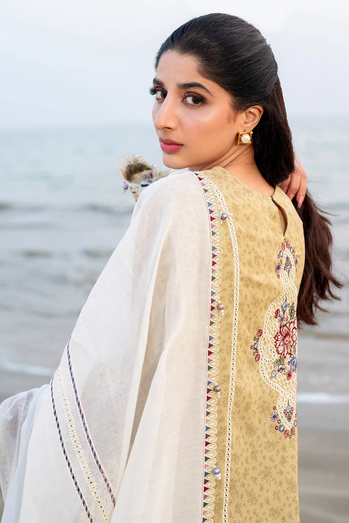 Shahkaar Embroidered Luxury Lawn - Image 4