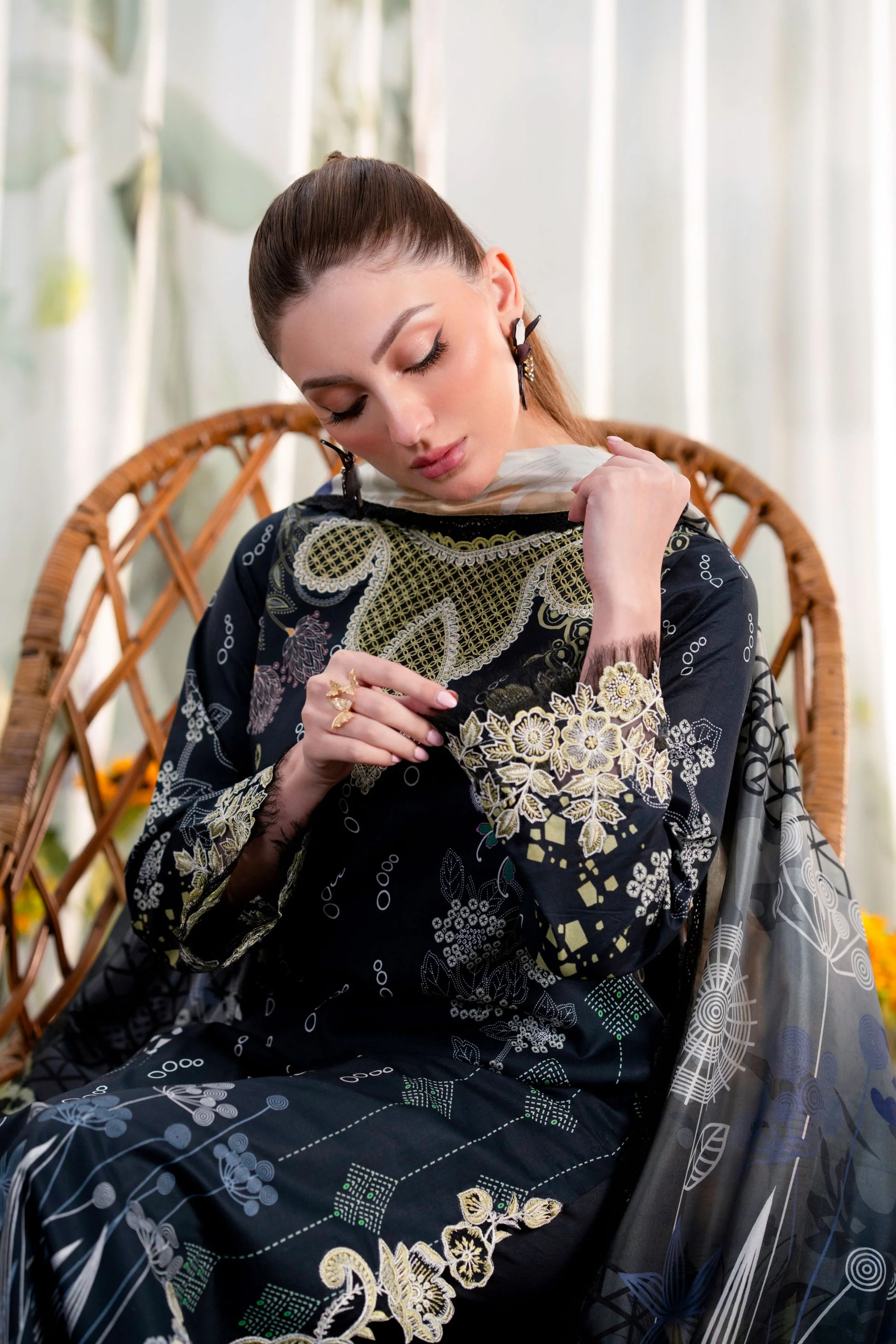 SHEZLIN CHIKANKARI - Image 3