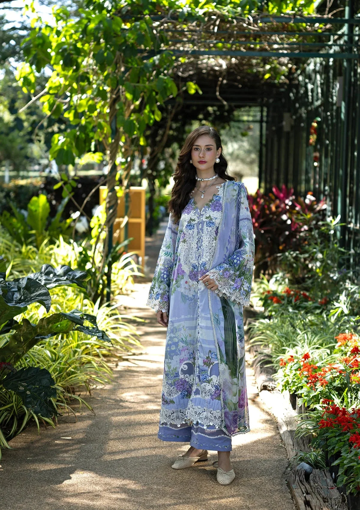 SIGNATURE - EMBROIDERED PRINTS COLLECTION