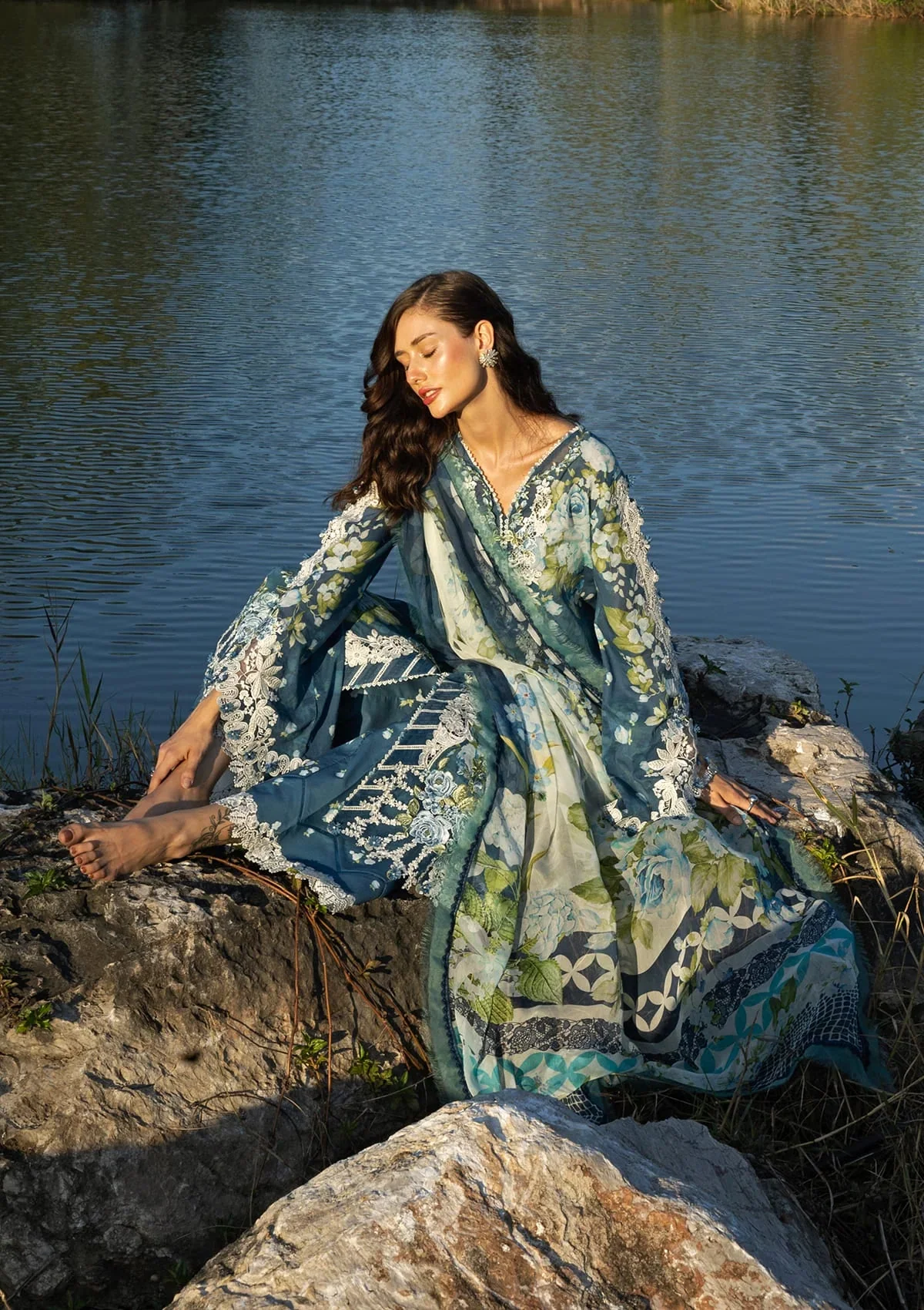SIGNATURE - EMBROIDERED PRINTS COLLECTION - Image 3
