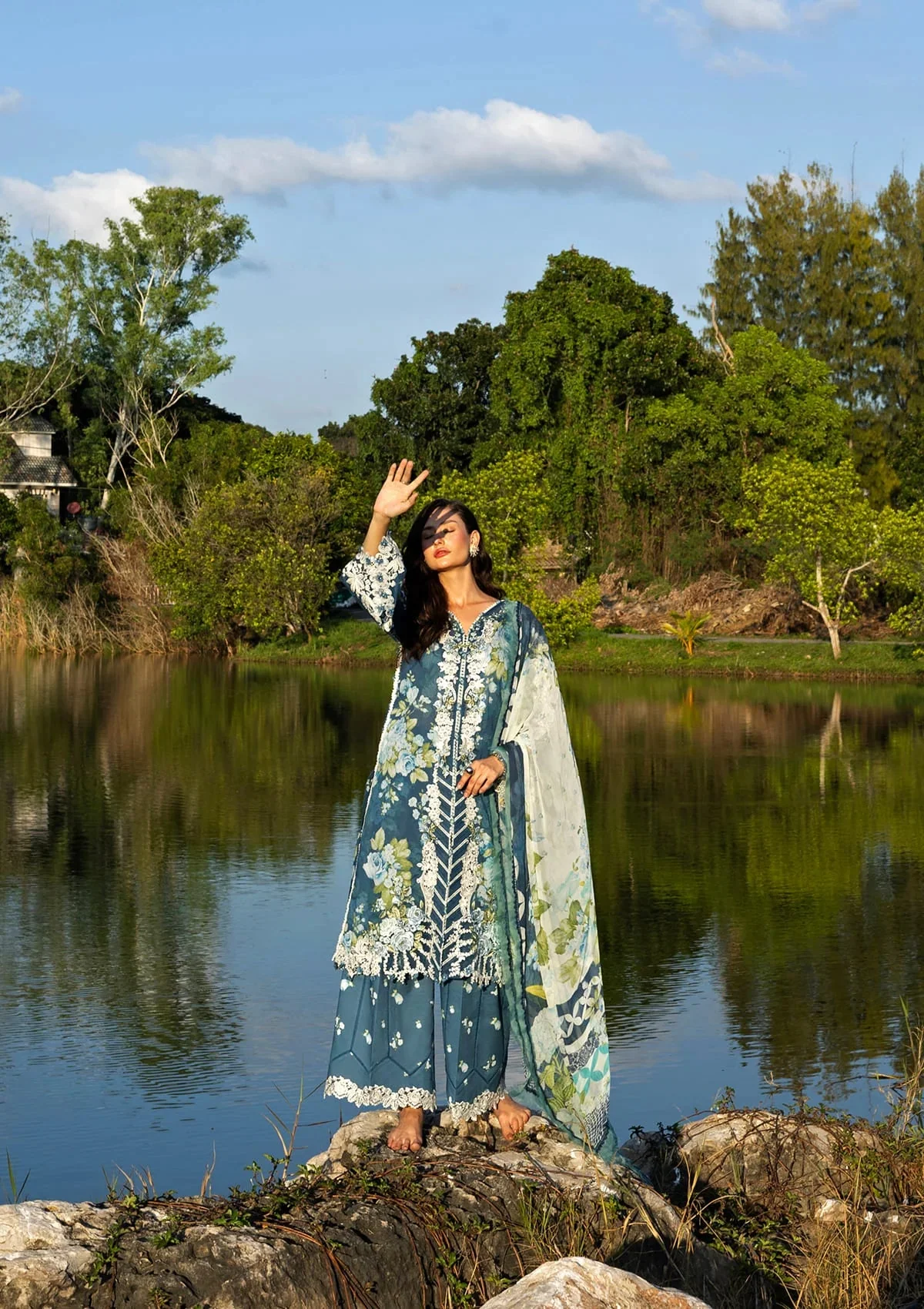 SIGNATURE - EMBROIDERED PRINTS COLLECTION - Image 6