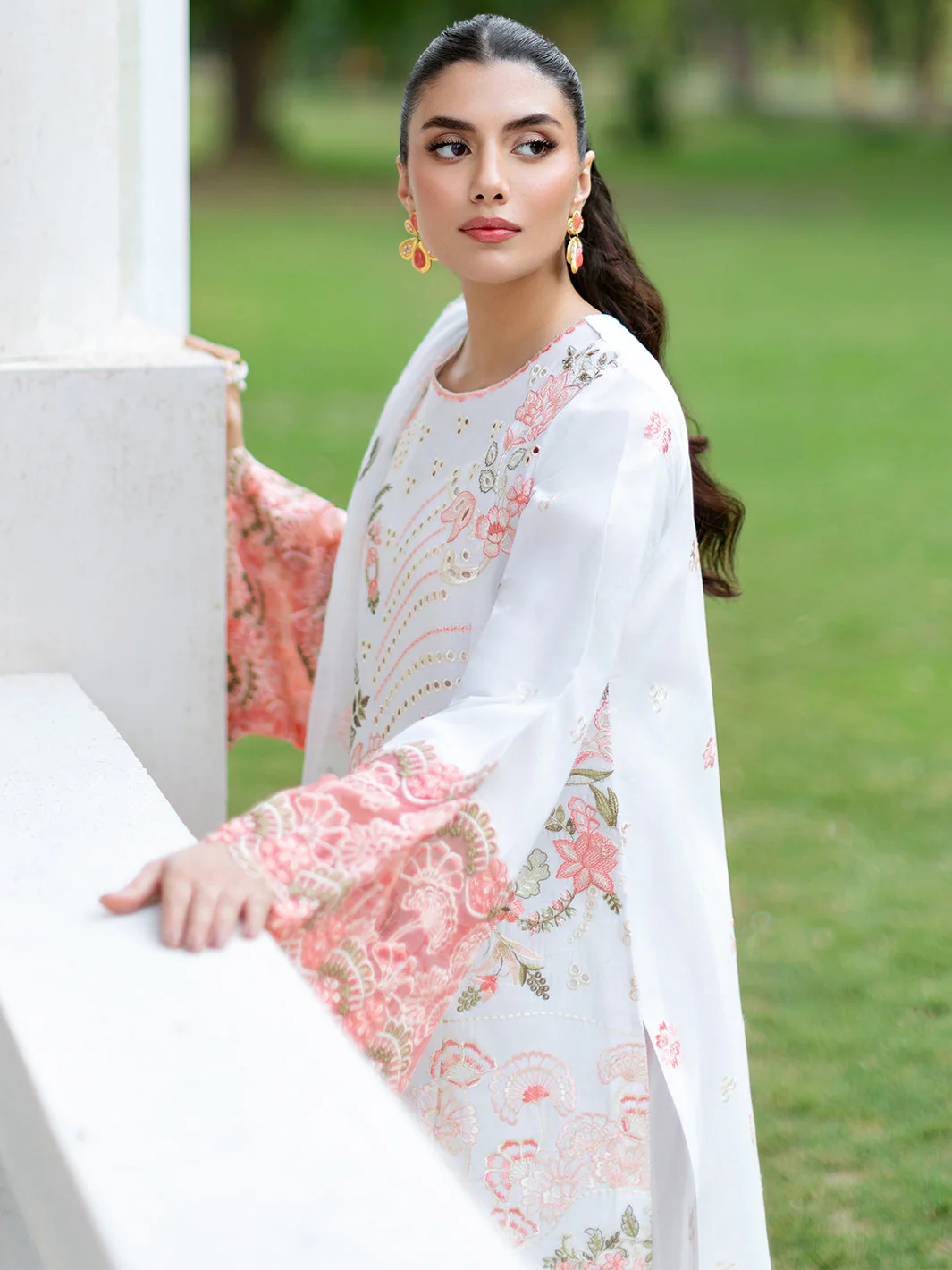 Sophie Luxury Lawn - Image 3