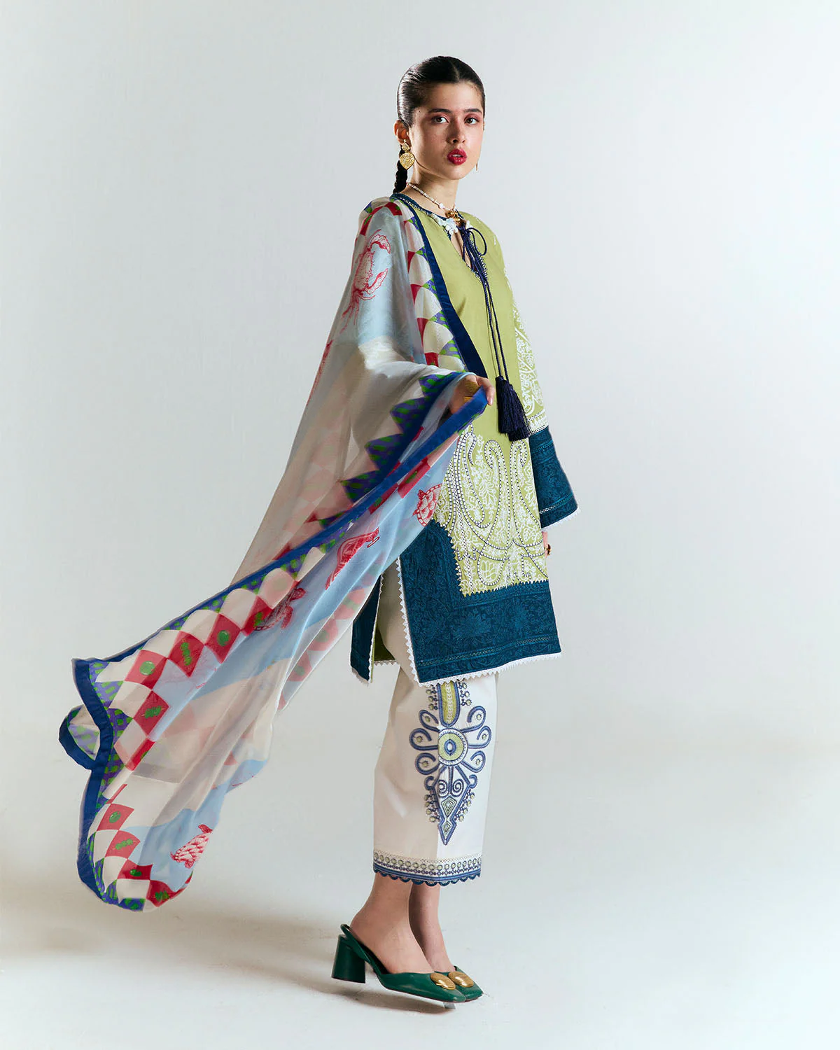 Spring Summer Collections - Image 3