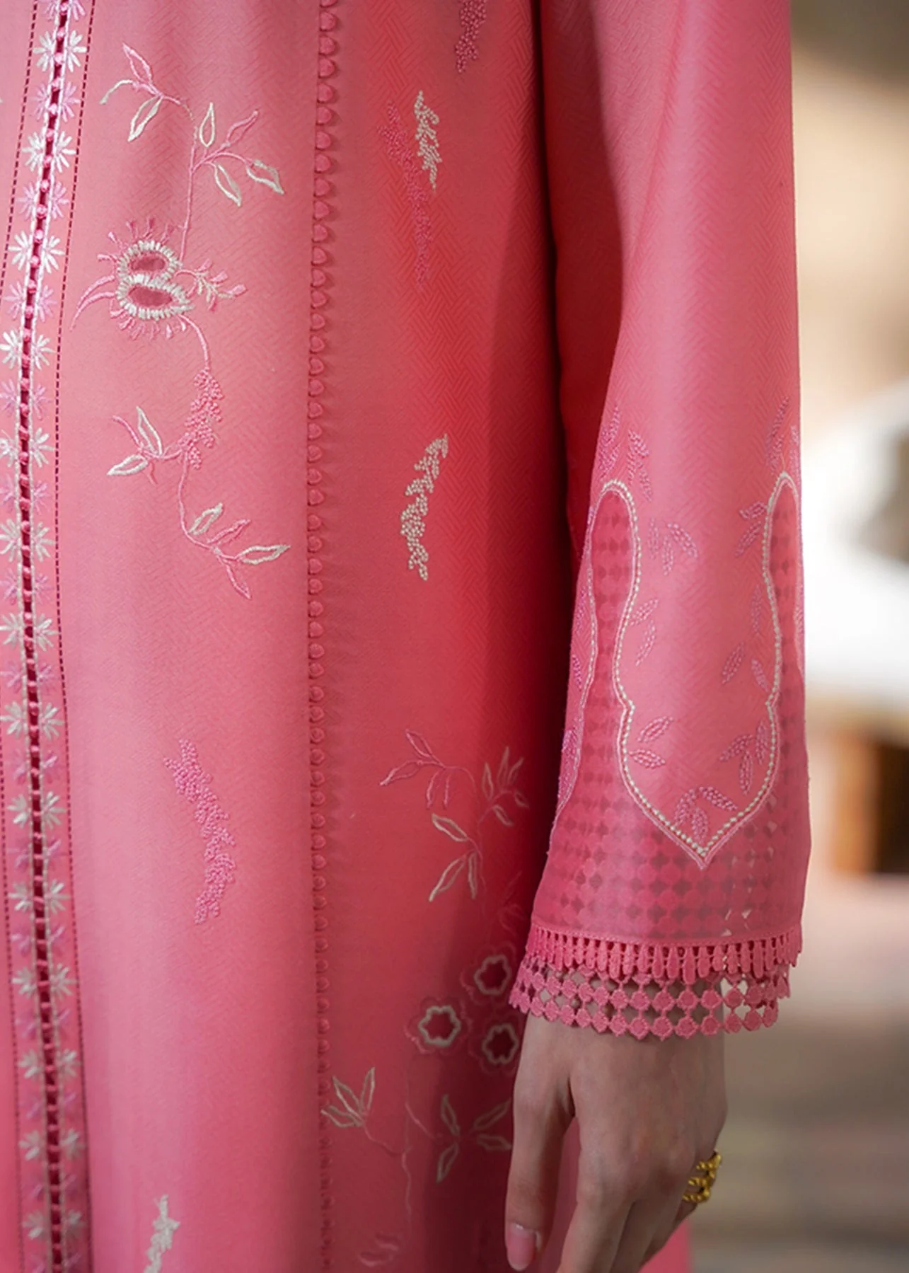Suffuse by Sana Yasir Luxury Pret - Image 3