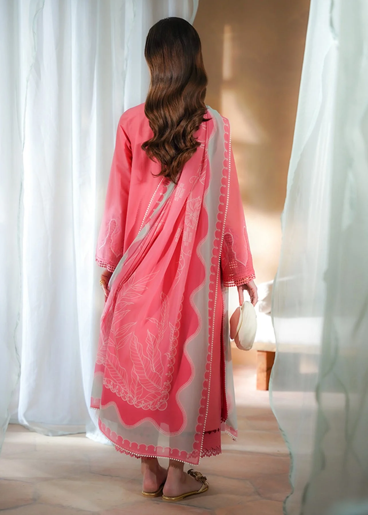 Suffuse by Sana Yasir Luxury Pret - Image 5