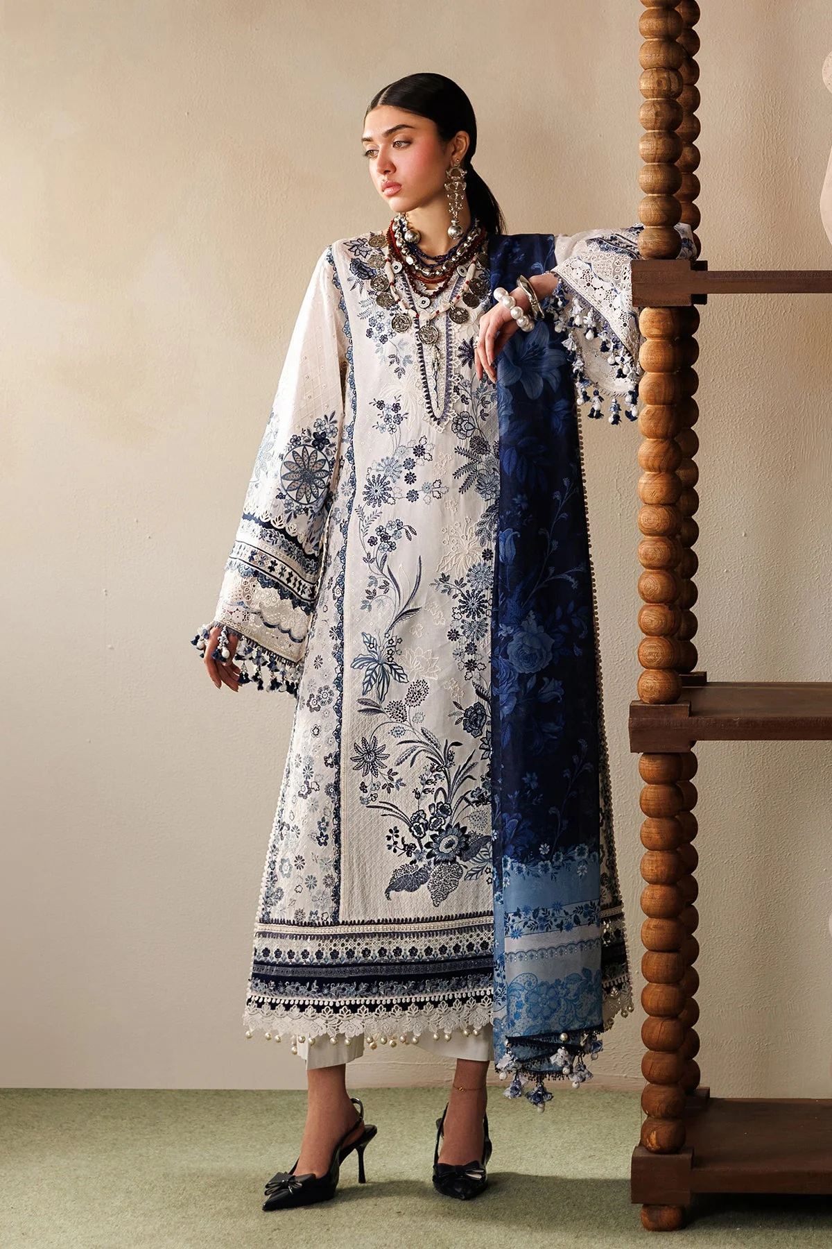 UNSTITCHED EMBROIDERED LAWN - Image 4